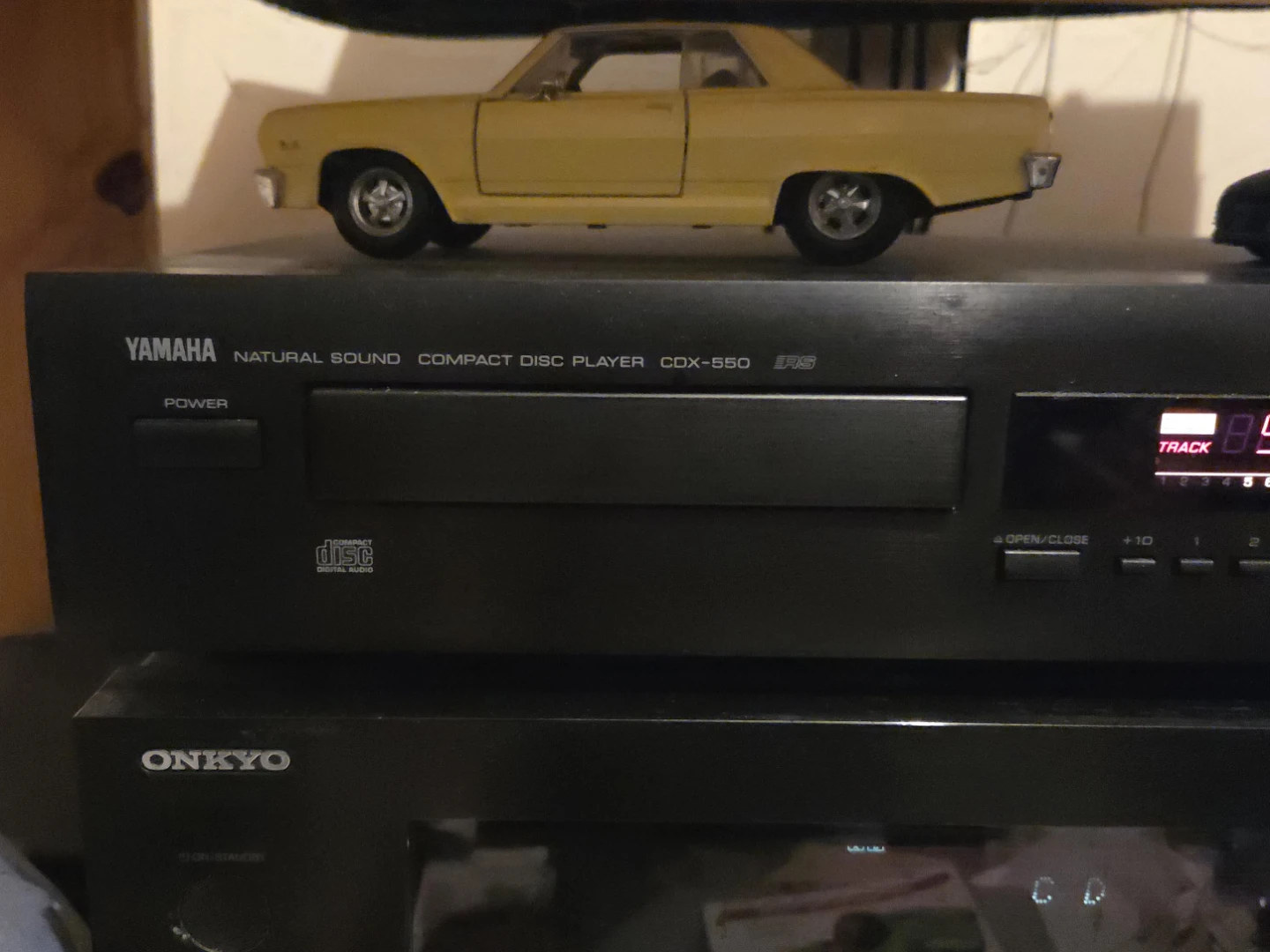 Yamaha Natural Sound Compact Disc Player CDX-550 RS