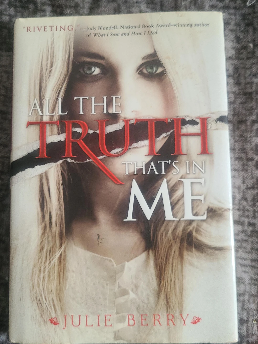 All the Truth That's in Me by Julie Berry Paperback Book