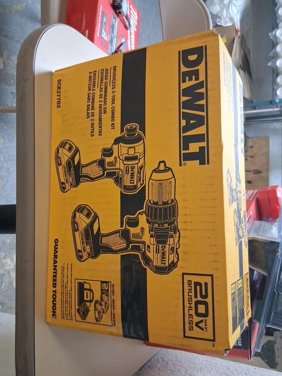 DeWalt DCK277D2 Brushless 2-Tool Combo Kit