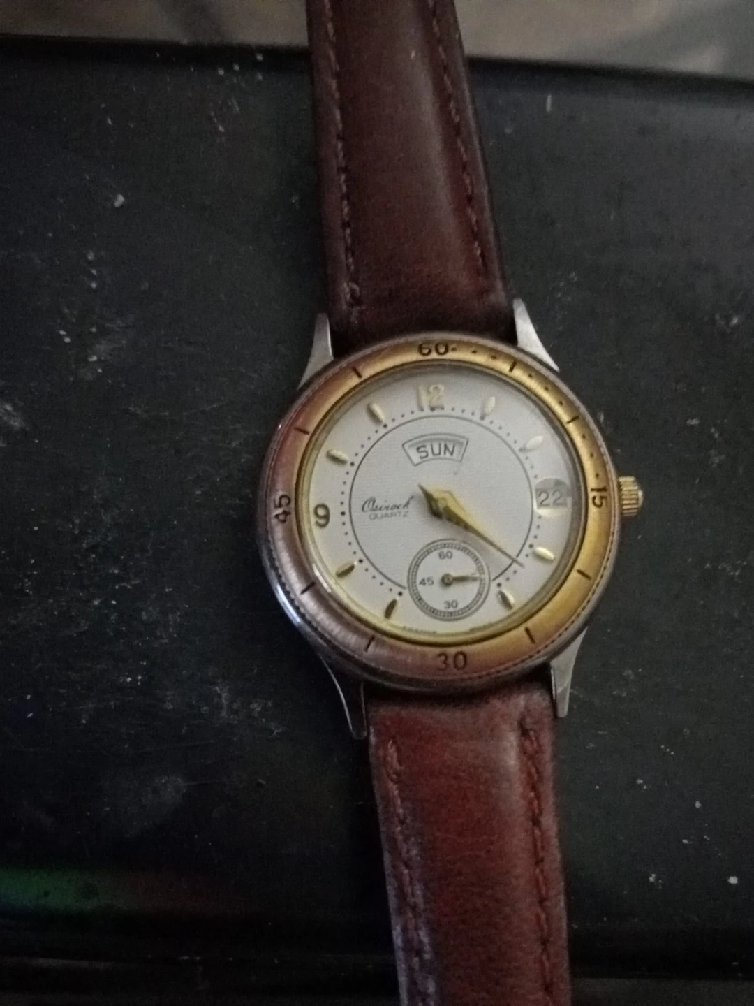 Crucich Quartz Men's Watch