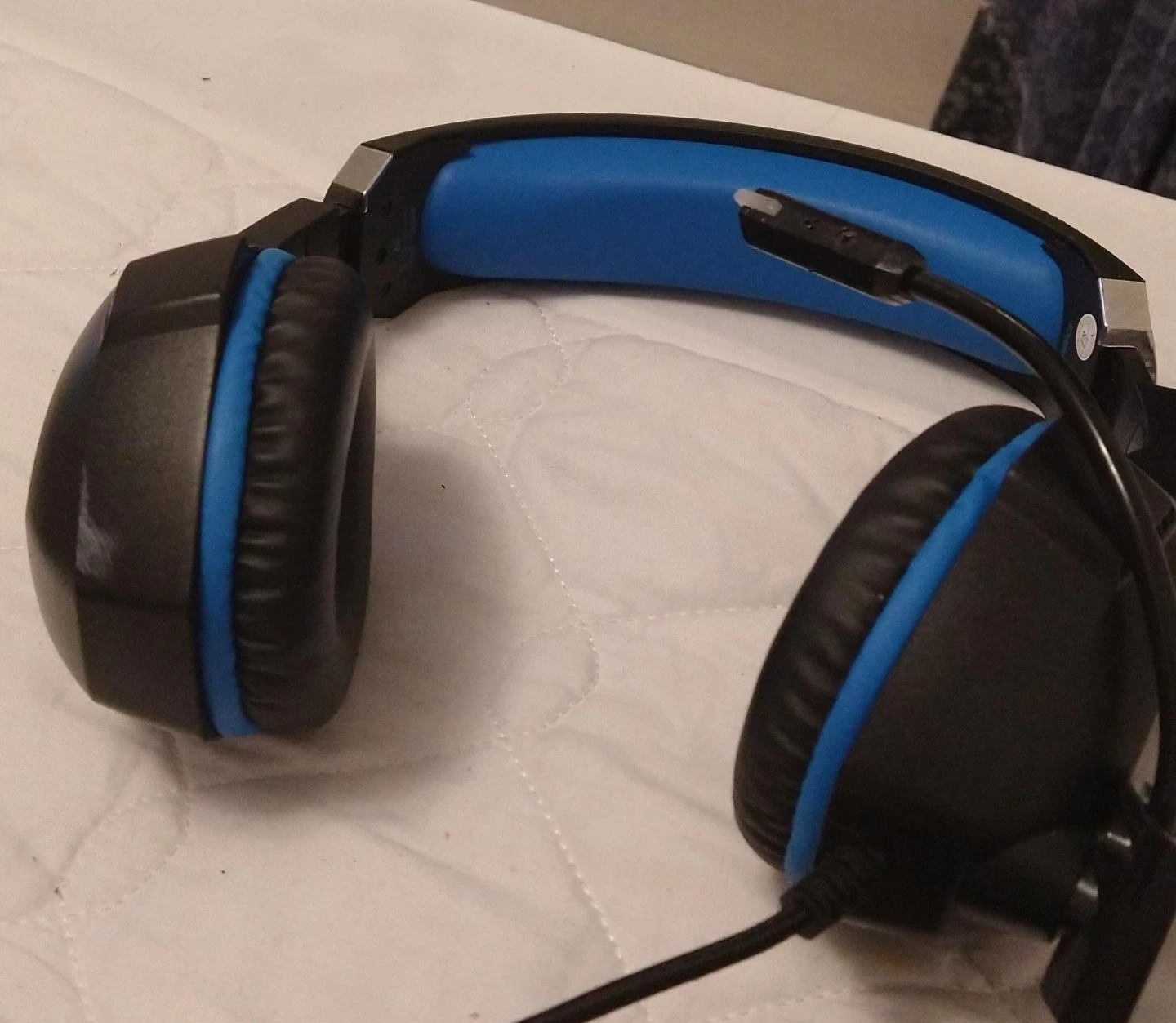 Black and Blue Gaming Headphones with Microphone