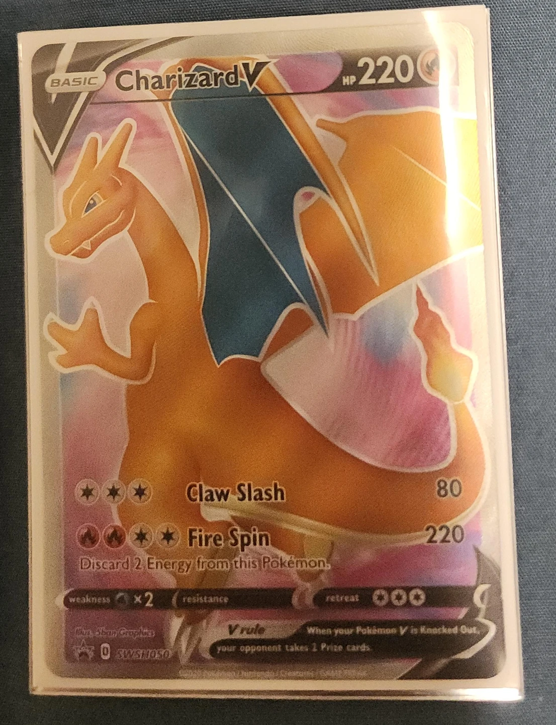 Charizard V Pokémon Card