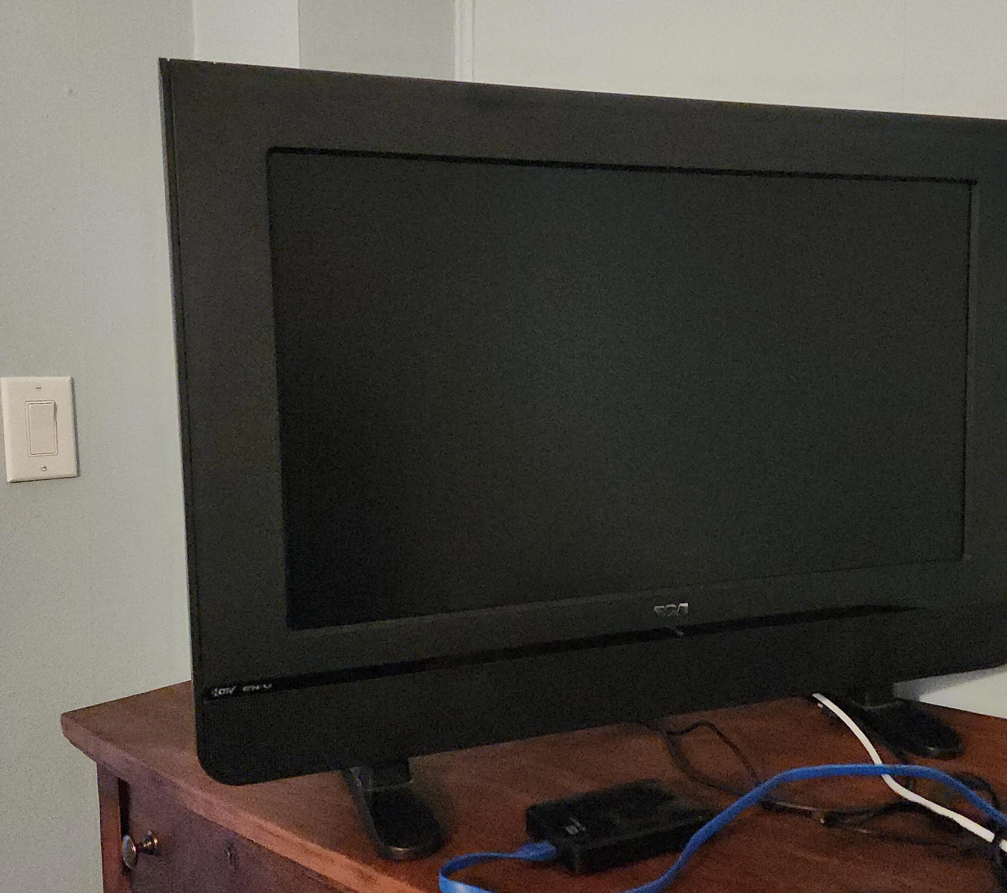 Rca 32 inch LCD TV