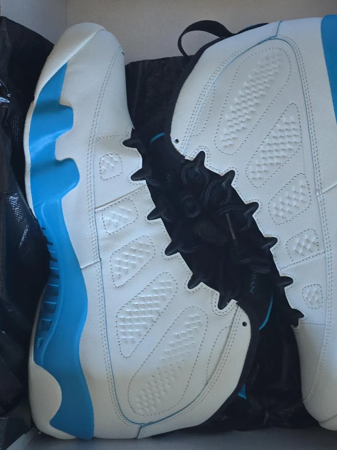 Jordan 9 Retro White/University Blue Cleats