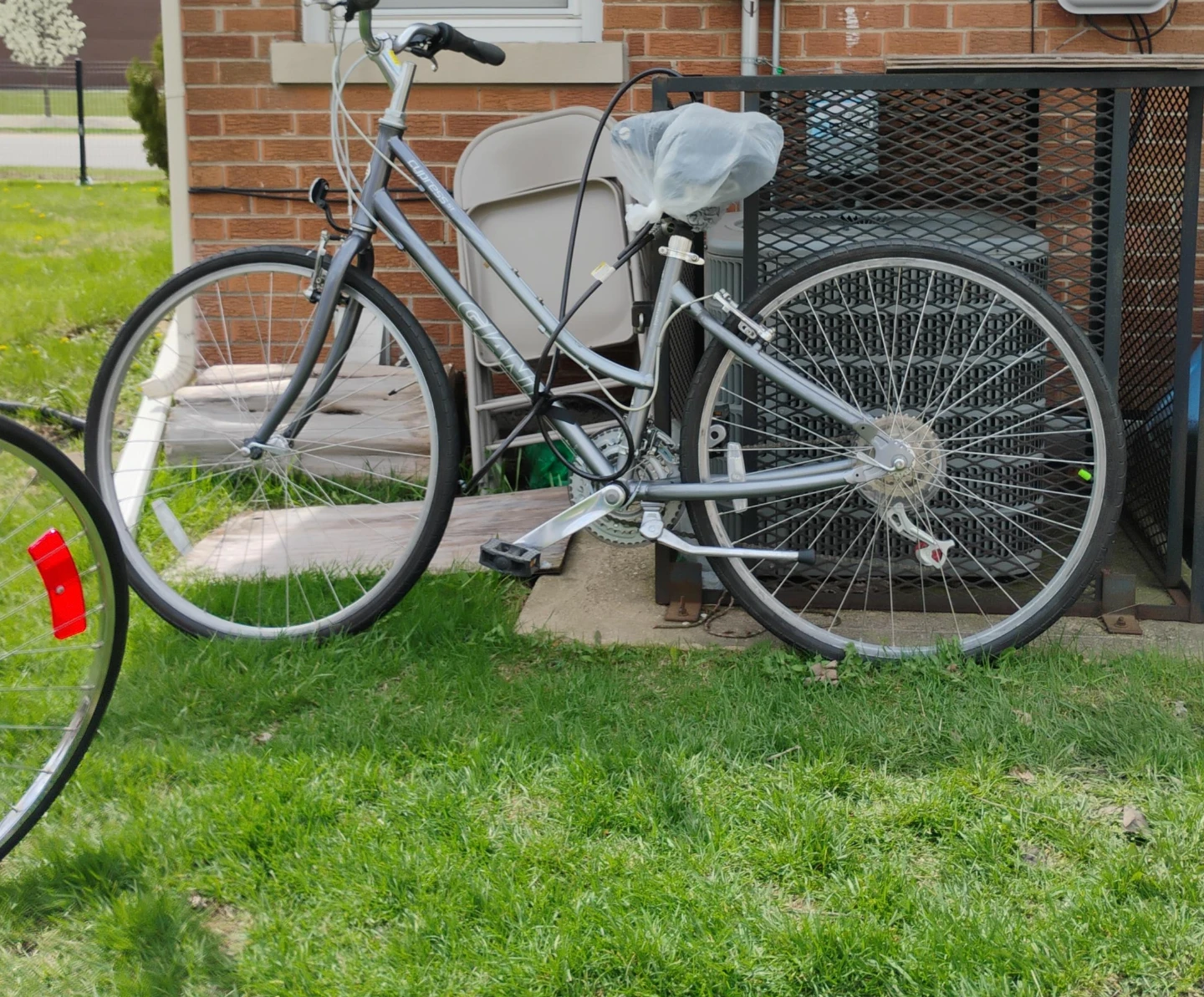 Gaiam Cypress Women's Cruiser Bike - photo 2