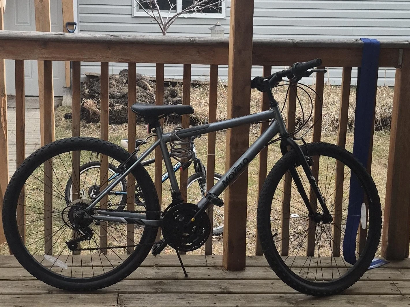 Movelo Grey Mountain Bike