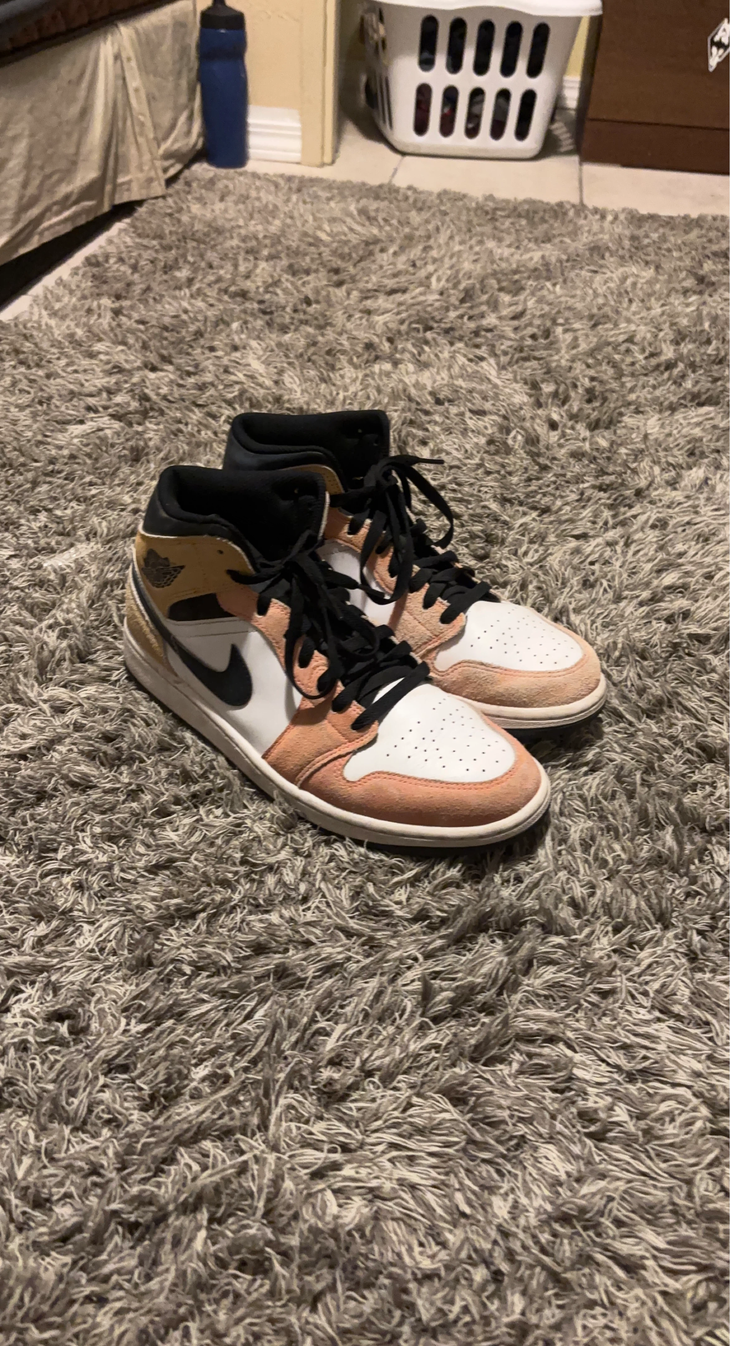 Air Jordan 1 Mid SE ‘Flight Club’ Shoes