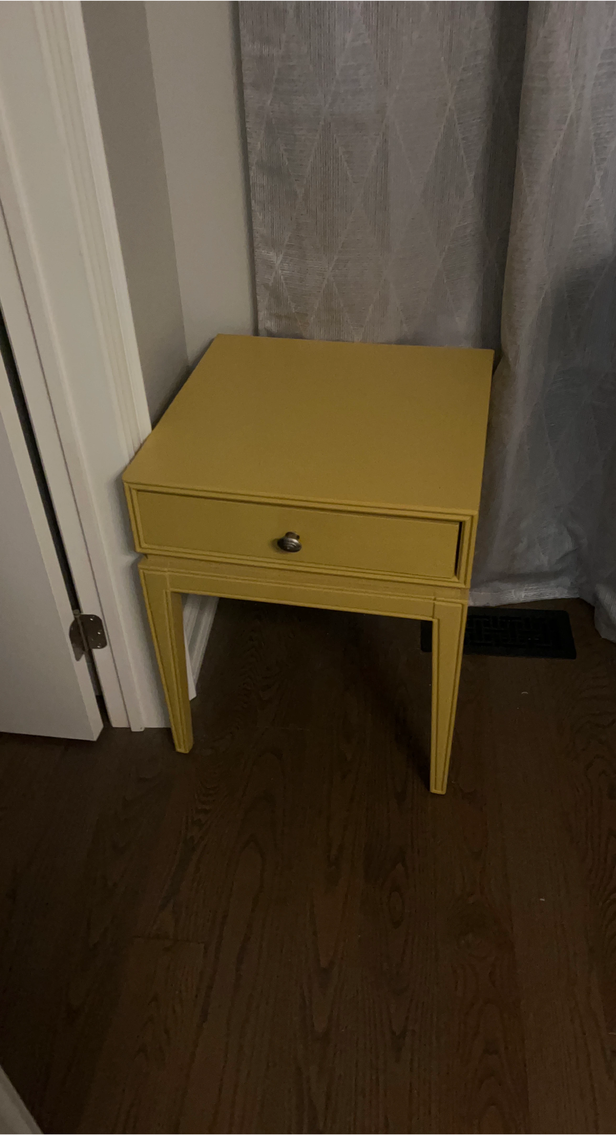 2 Accent tables
