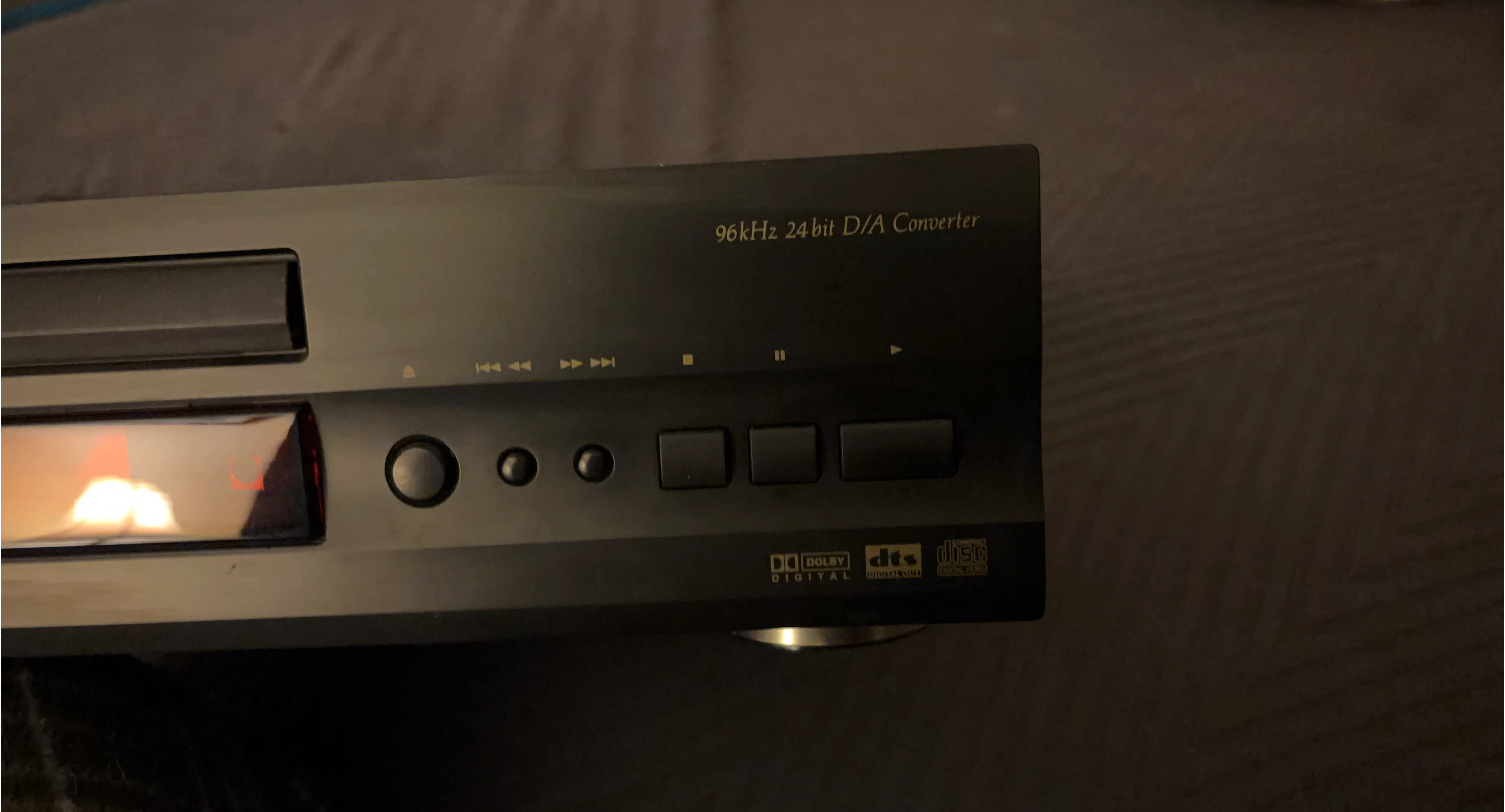 Pioneer DV-333 DVD Player - photo 2