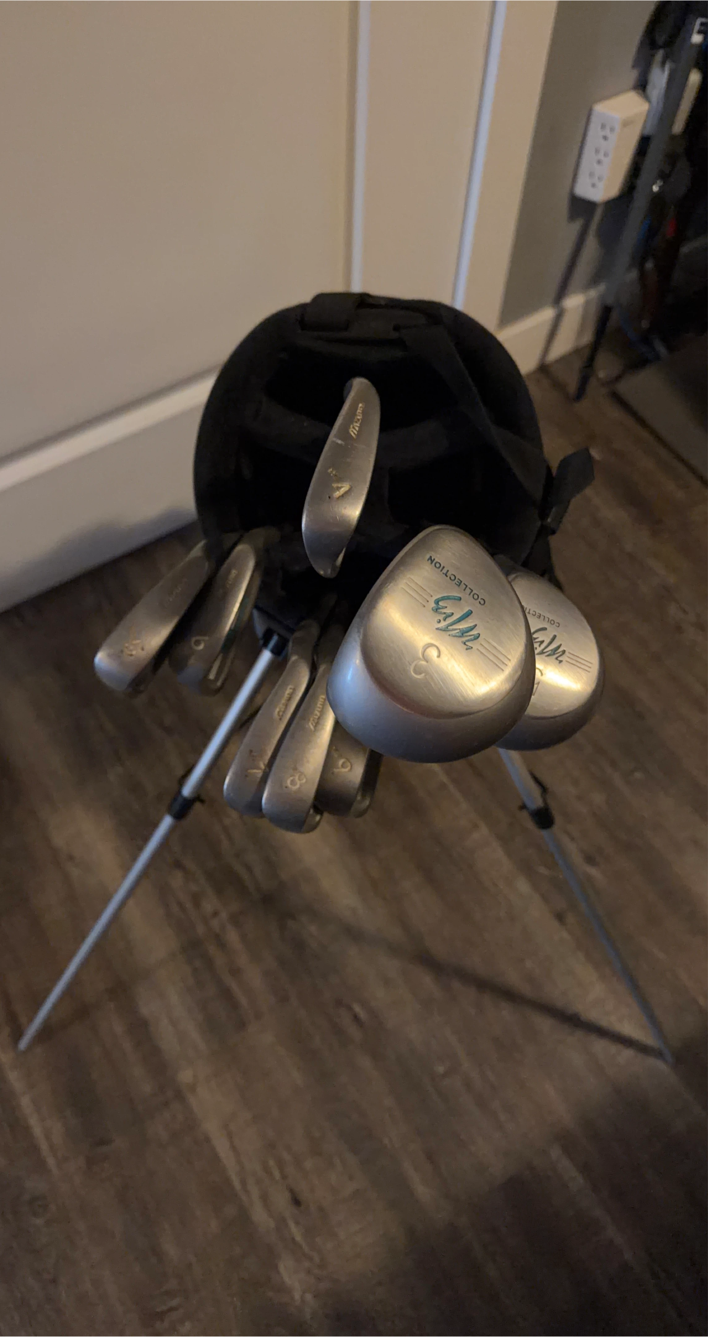 Mizuno Golf Clubs with Bag