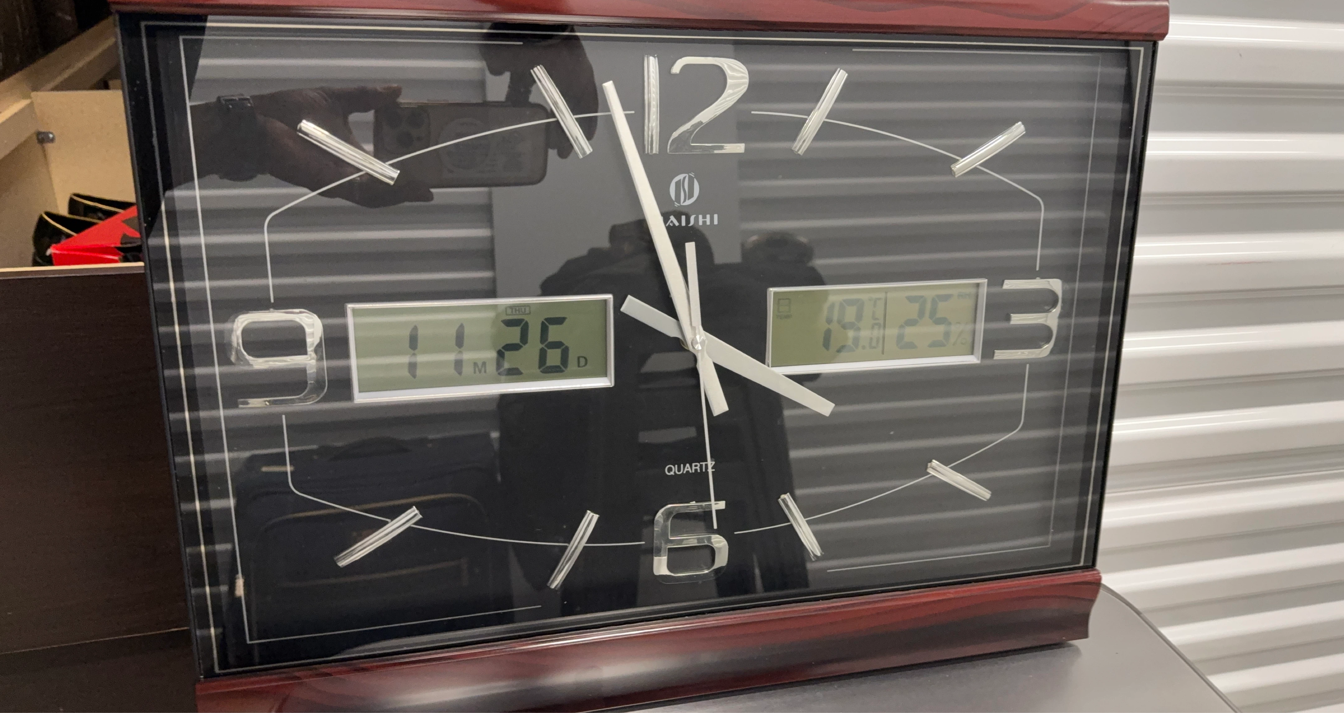 AISHI Quartz Wall Clock with Date and Temperature Display