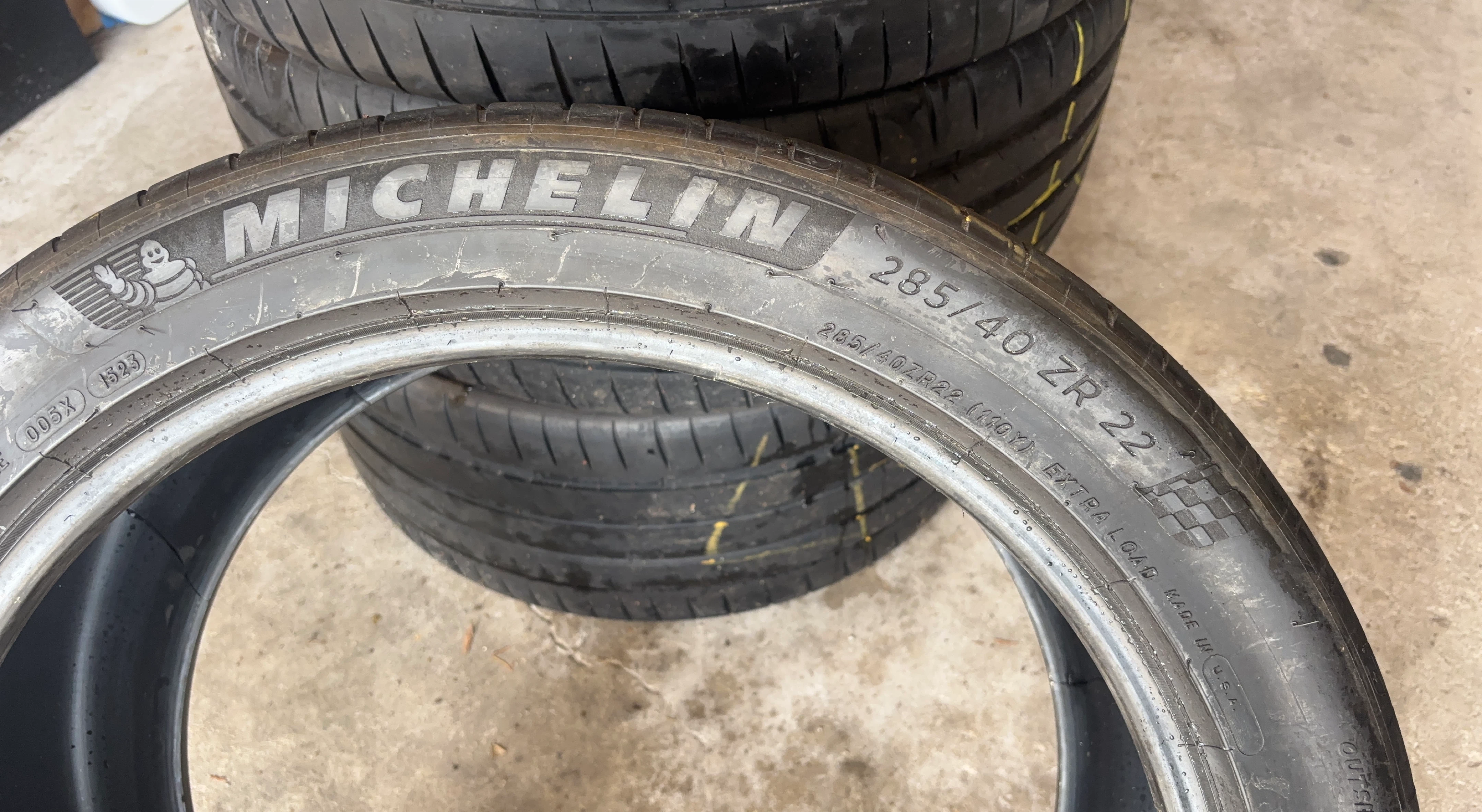 Michelin Pilot Sport 4S 285/40 ZR22 Tires (Set of 4)