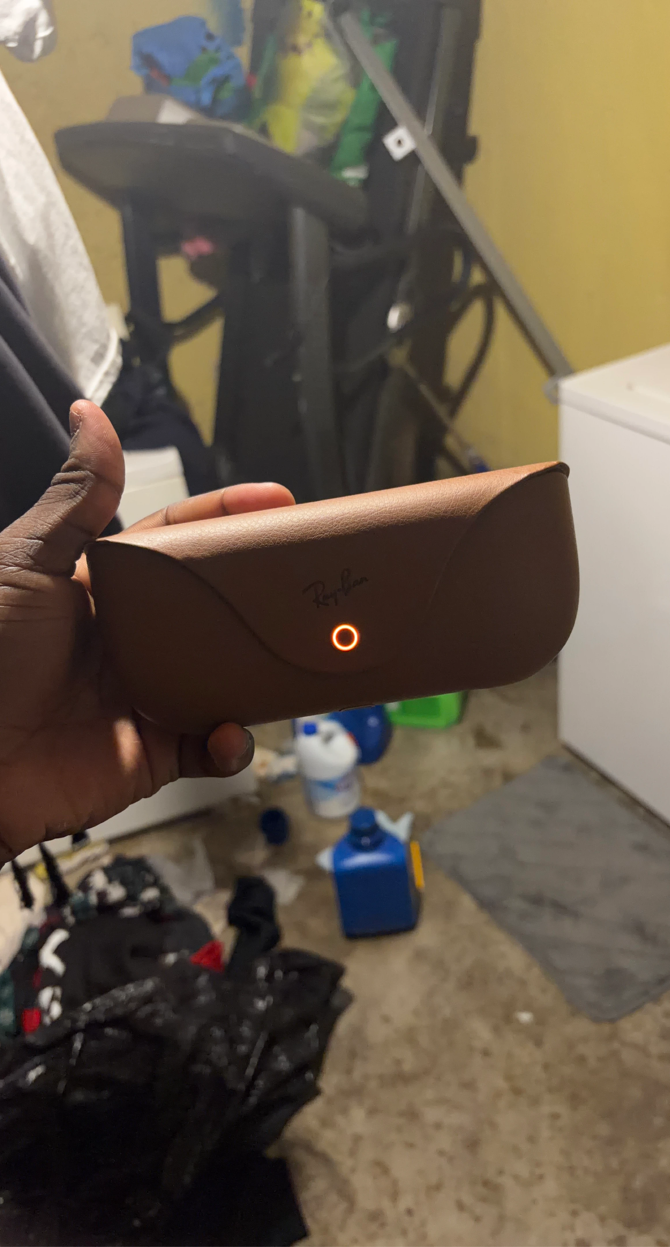Ray ban meta charging case