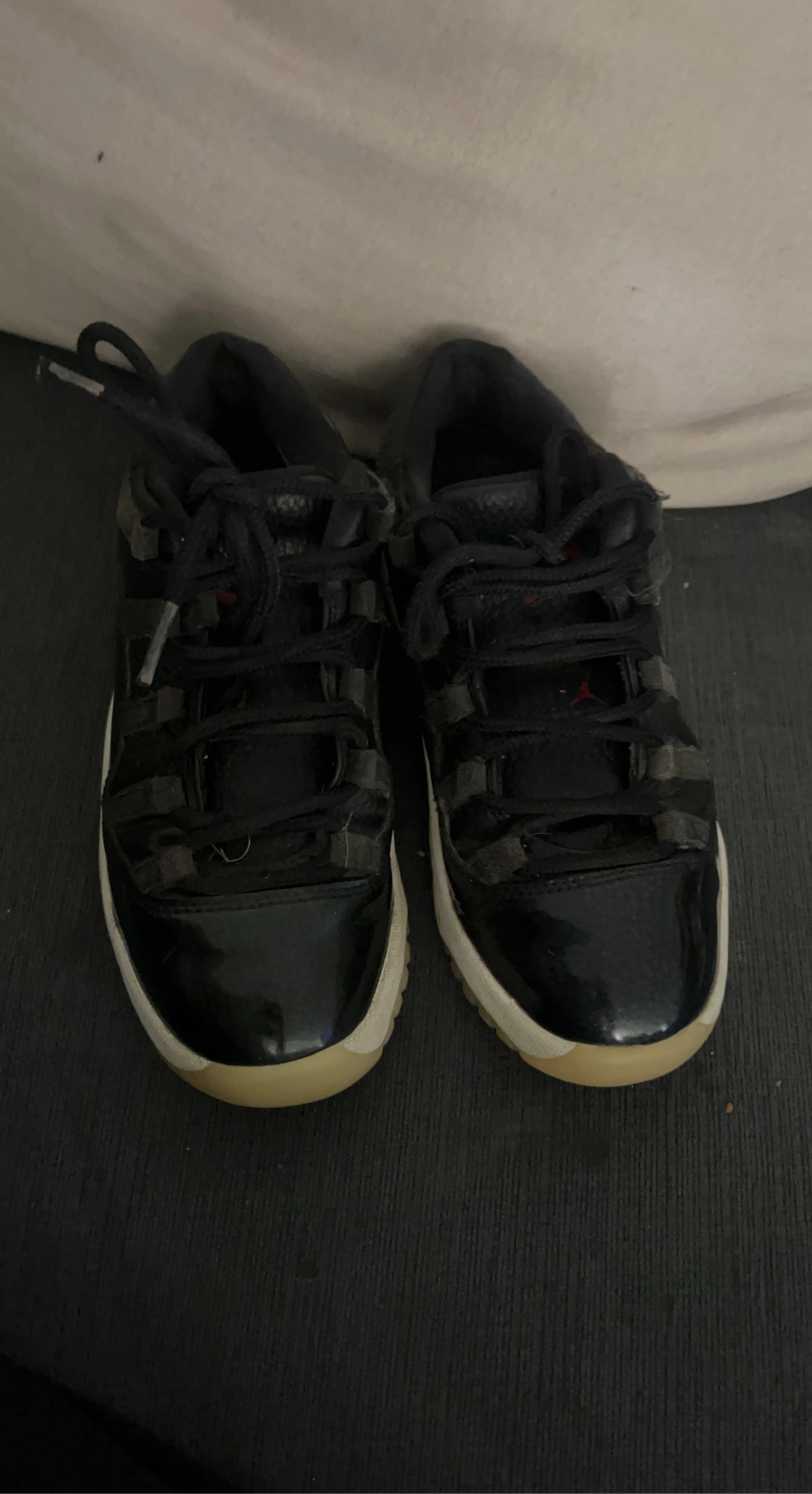 Jordan 11 "Bred" Youth Size 1Y Sneakers