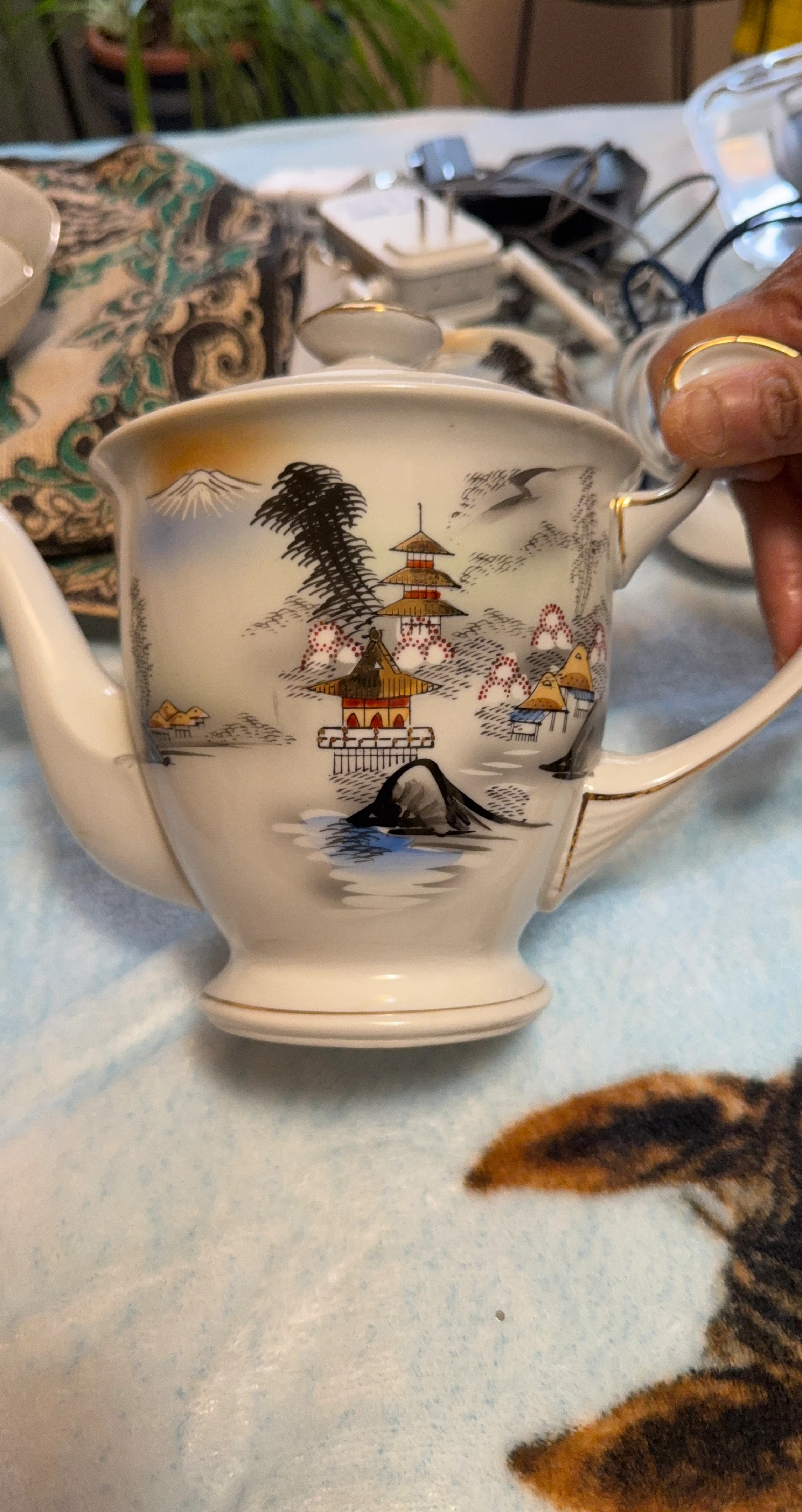 Decorative Teapot with Japanese Scenery