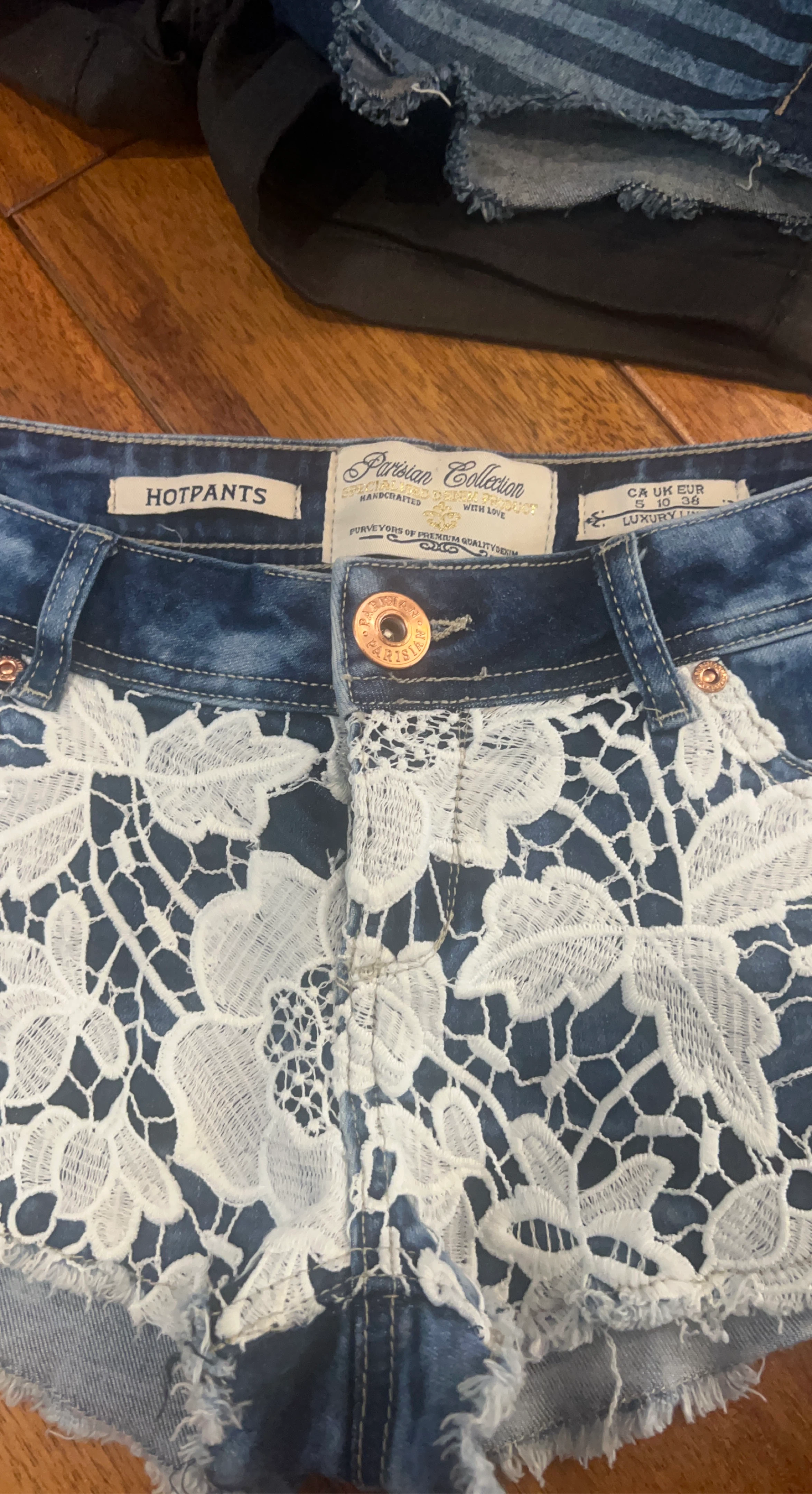 Parisian Collection Hotpants Shorts with Lace Detail