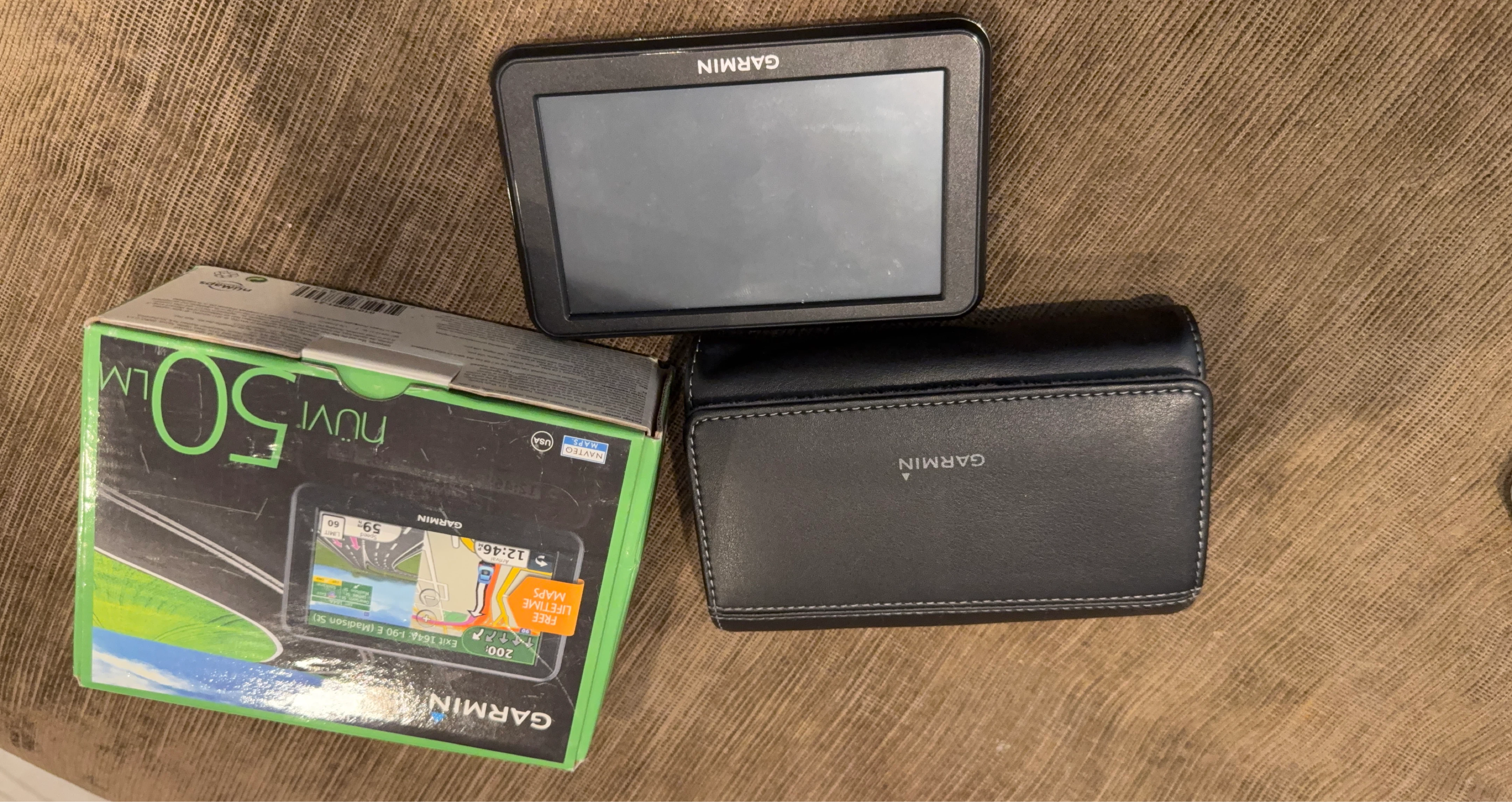 Garmin nuvi 50LM GPS Navigator