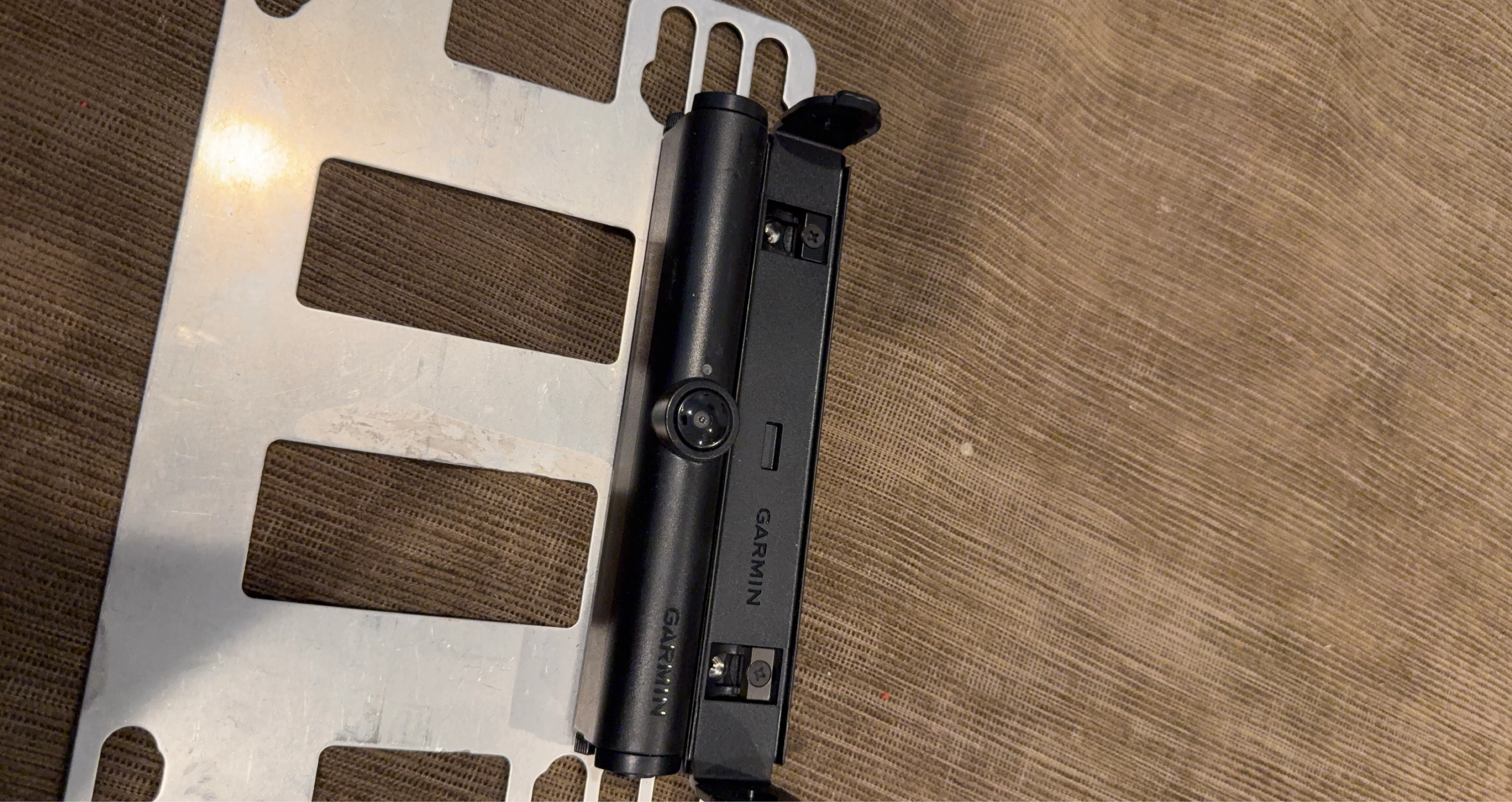 Garmin Remote Camera Mount with Batteries
