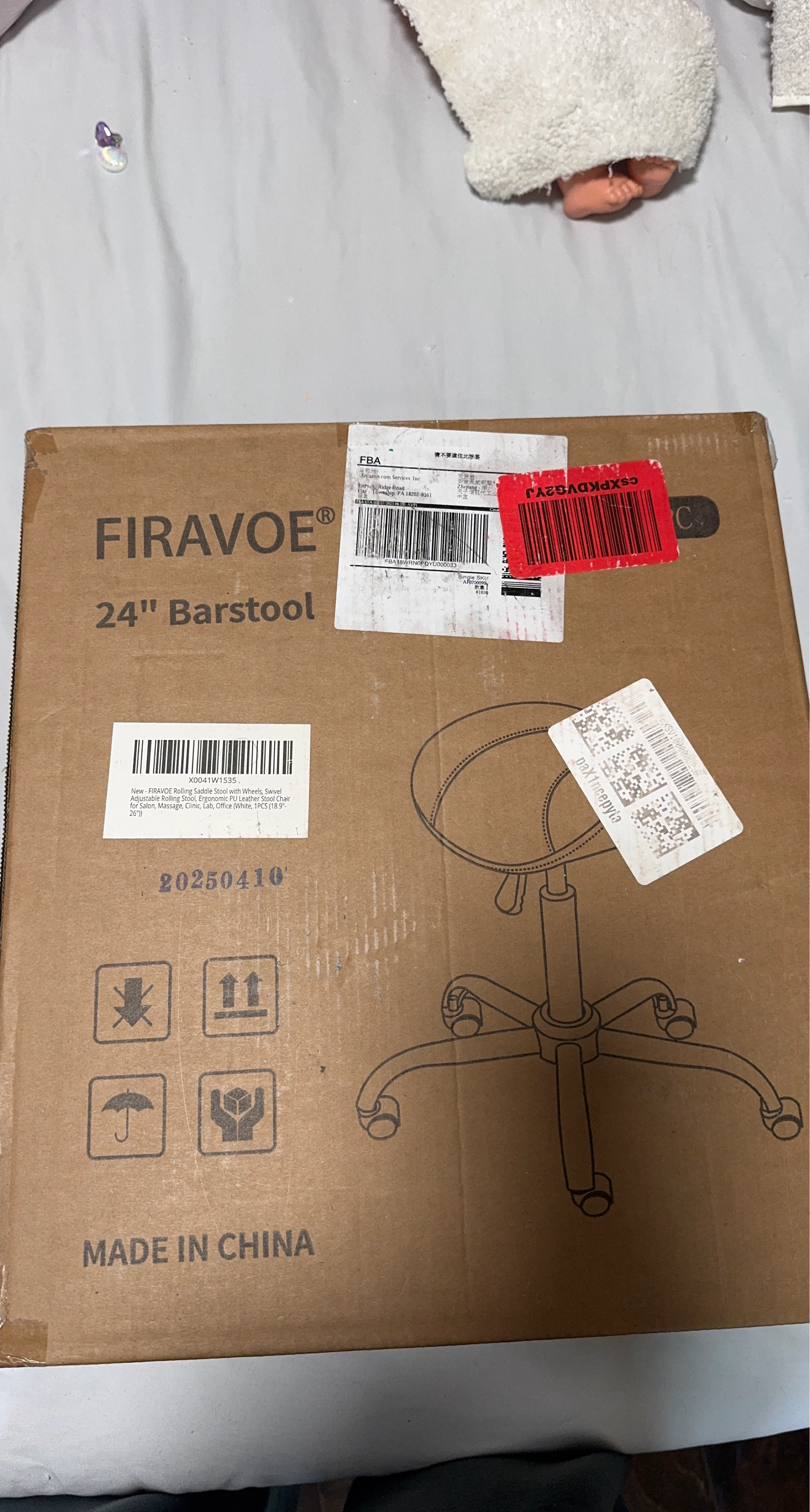 FIRAVOE 24" Rolling Saddle Stool with Wheels - White