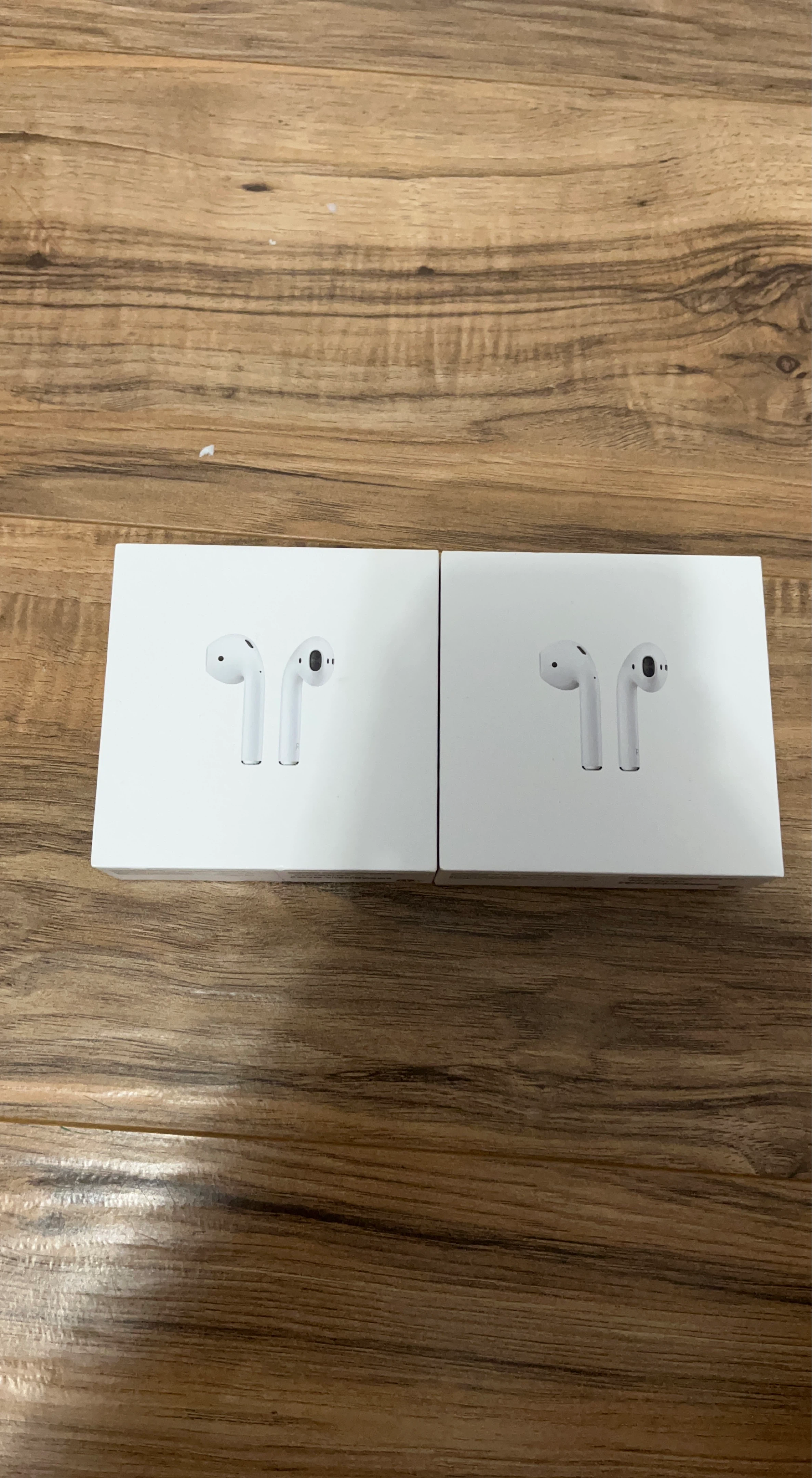 Apple AirPods box