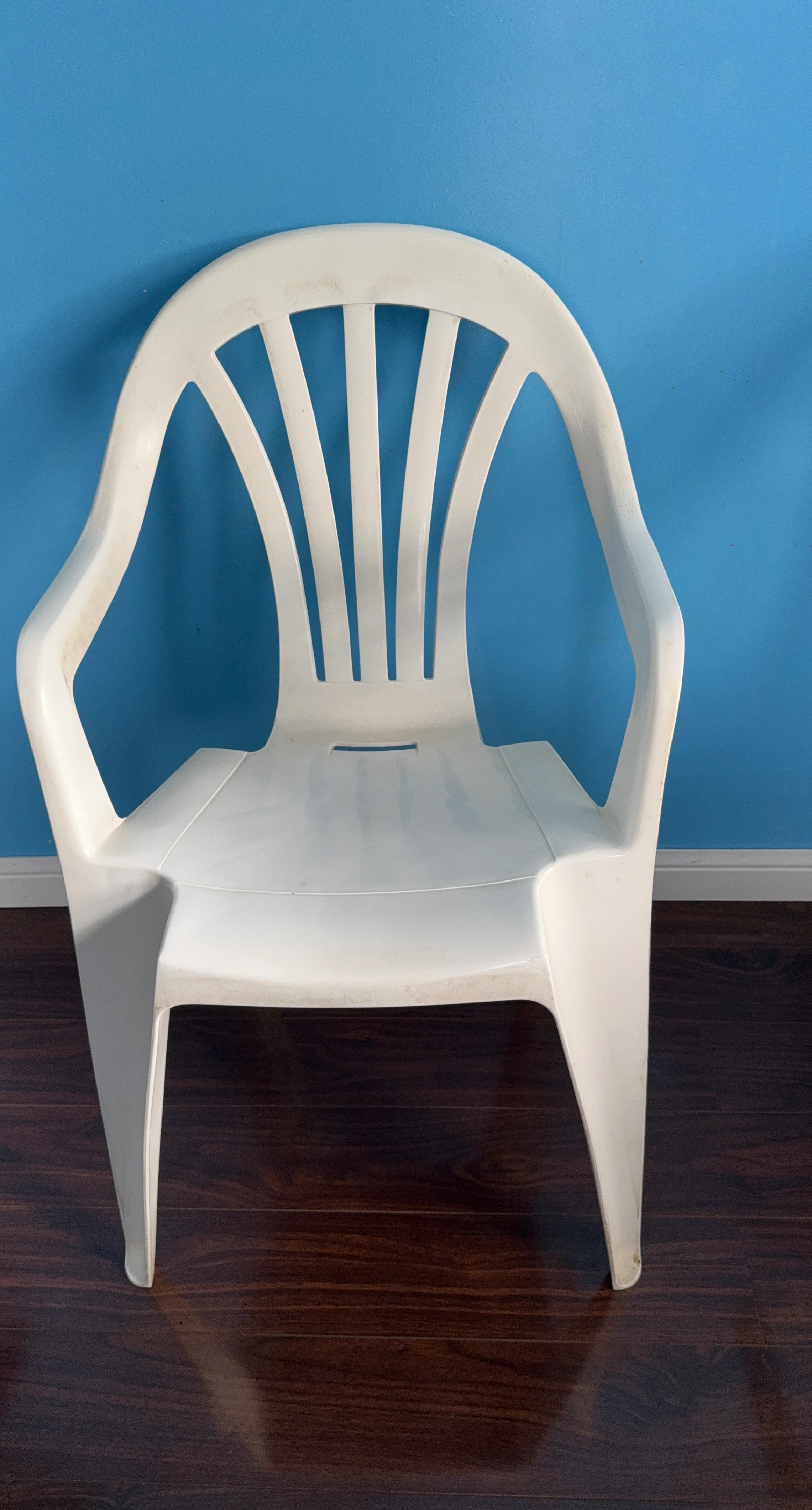 Set of 3 White Plastic Stackable Armchairs