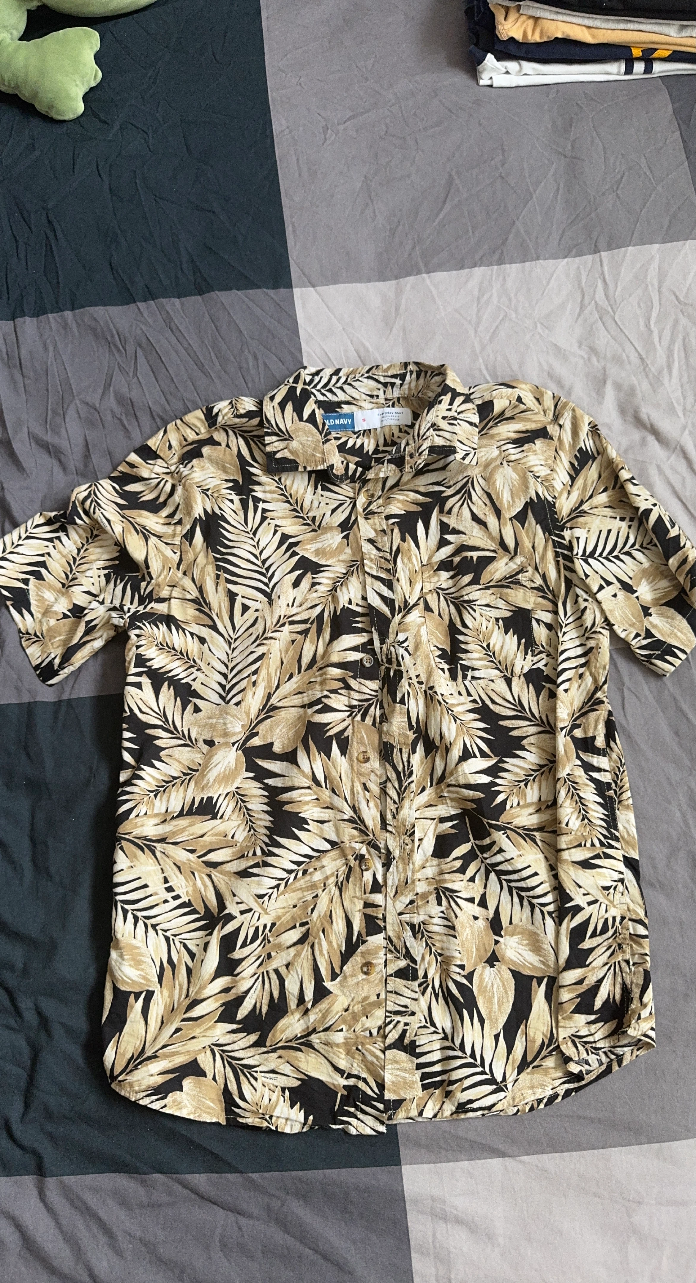 Old Navy Men's Short Sleeve Button-Up Shirt