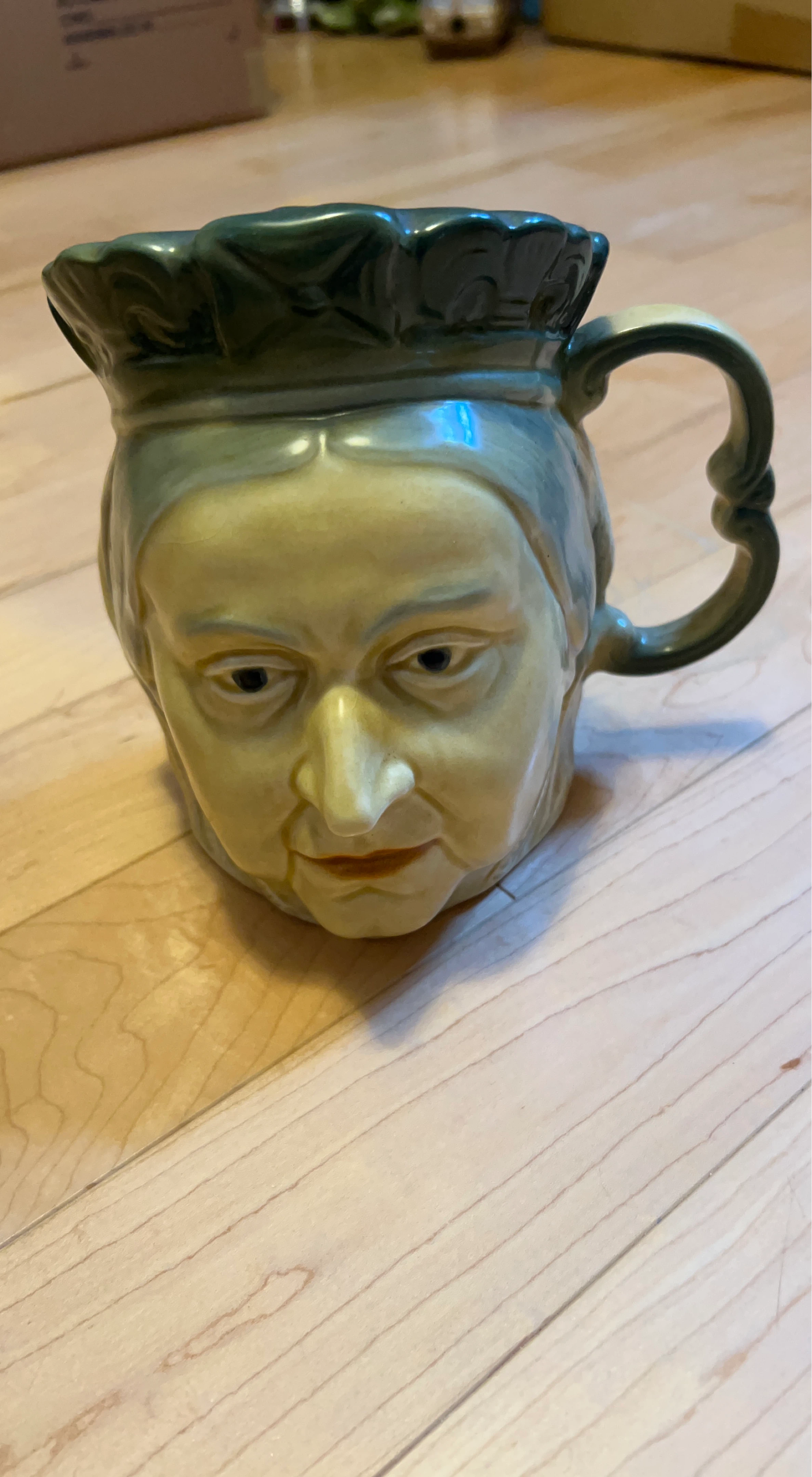 Vintage Face Mug- Queen Victoria