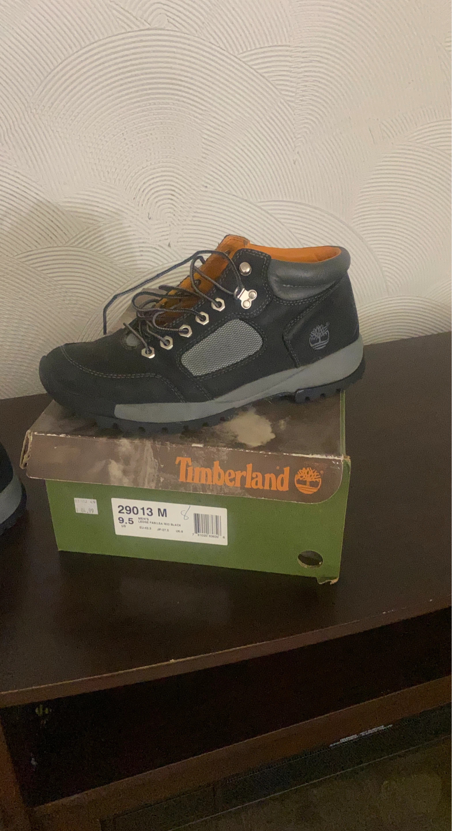 Timberland Men's 9.5 Ledge Fabilea Mid Black Boots