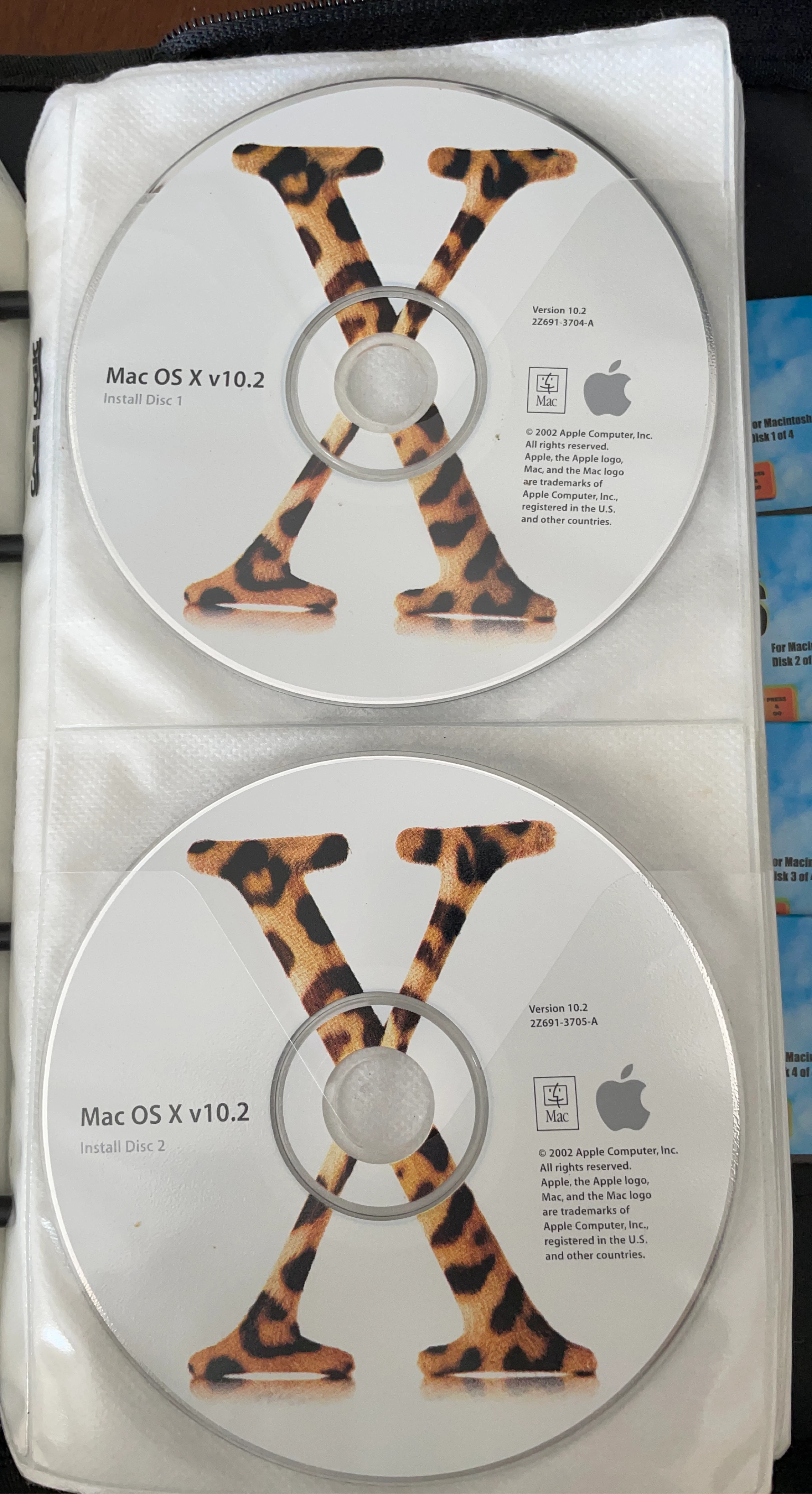 Apple Mac OS X v10.2 Install Discs 1 & 2