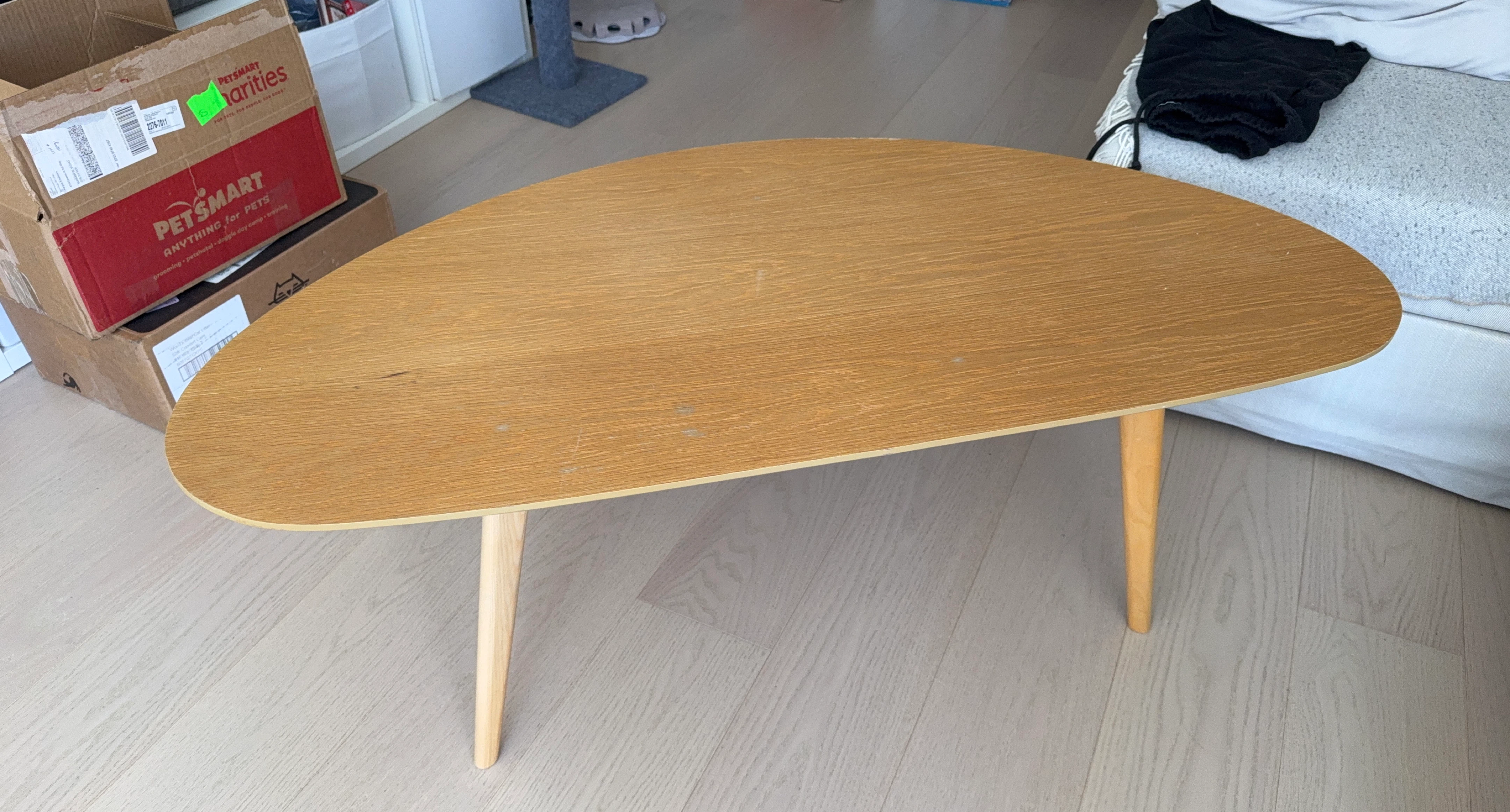 Mid-century style kidney-shaped wooden coffee table - photo 2