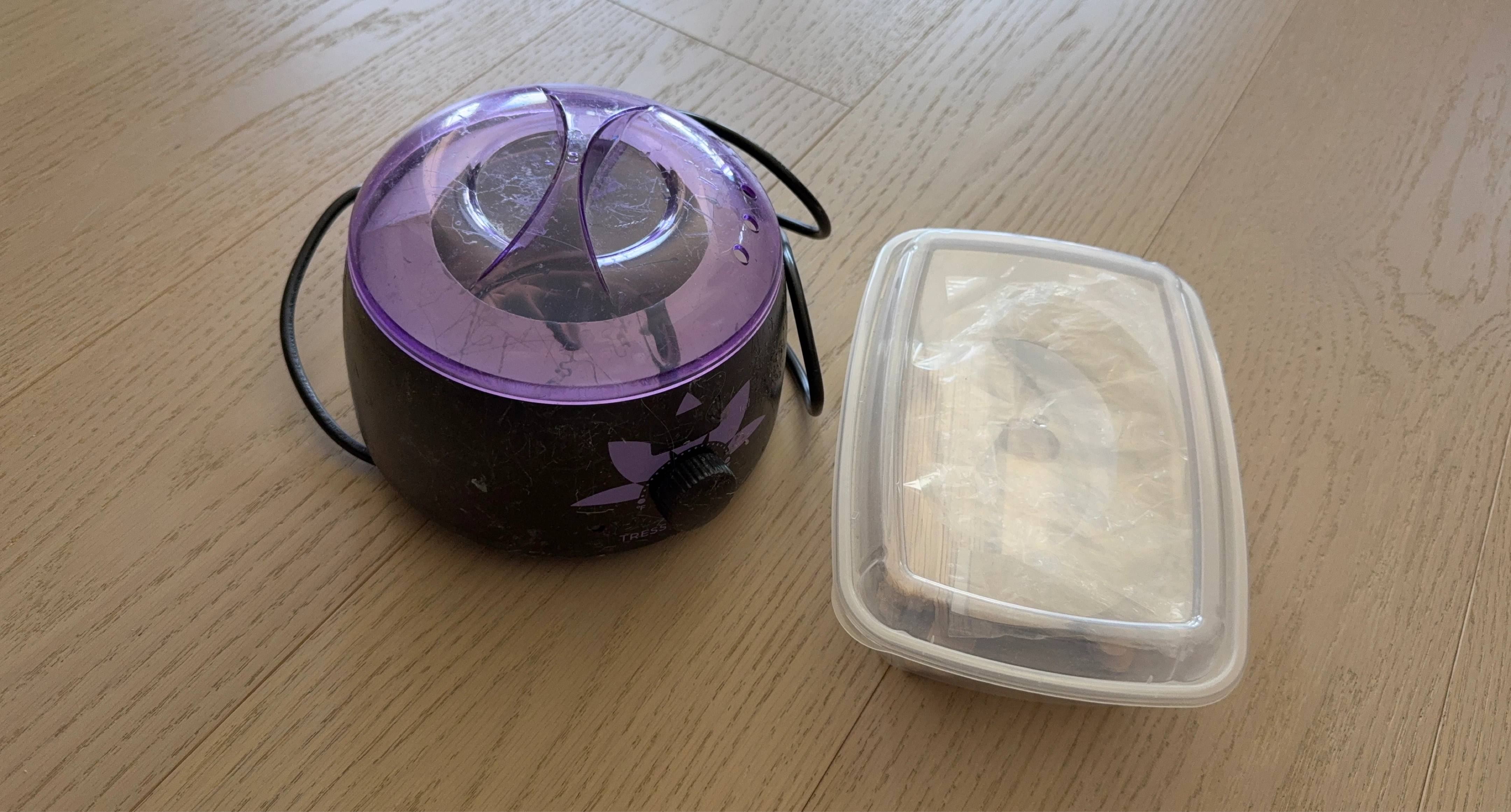 Tress Wax Warmer with Container