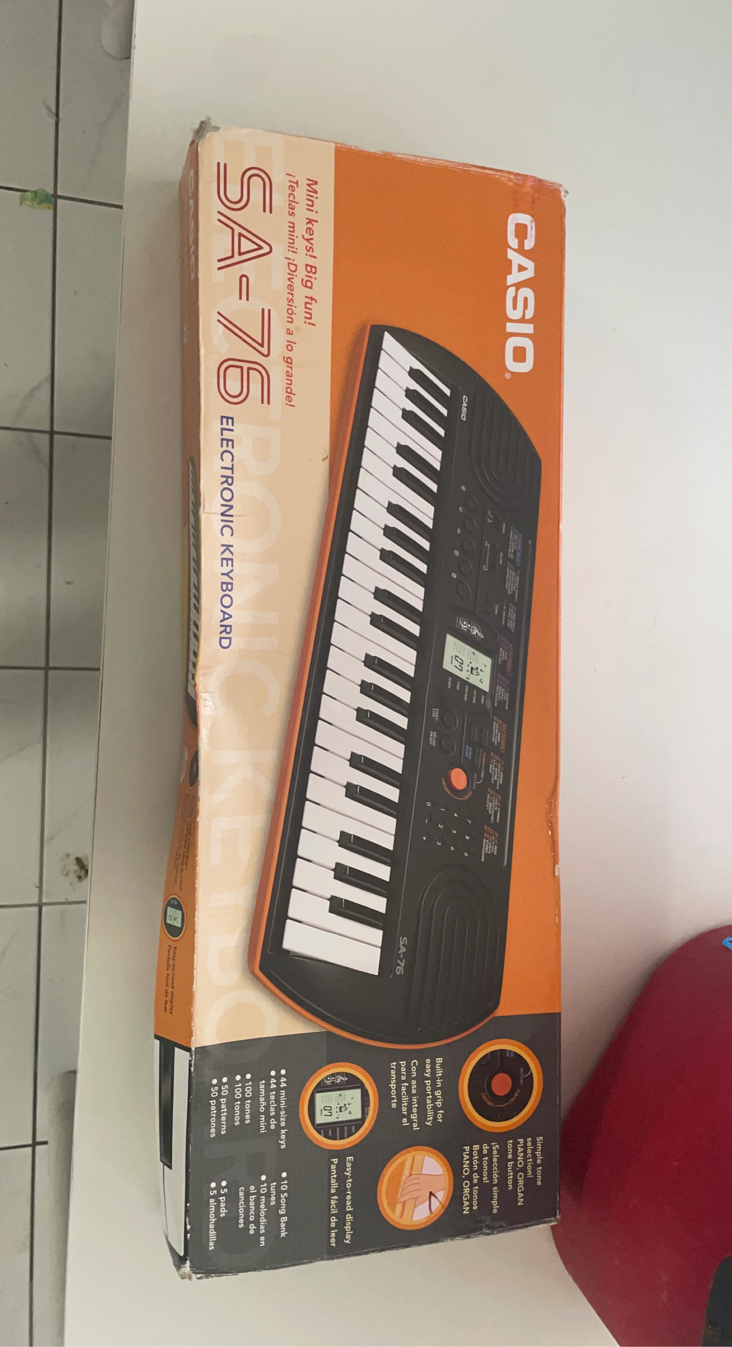 Casio SA-76 Electronic Keyboard
