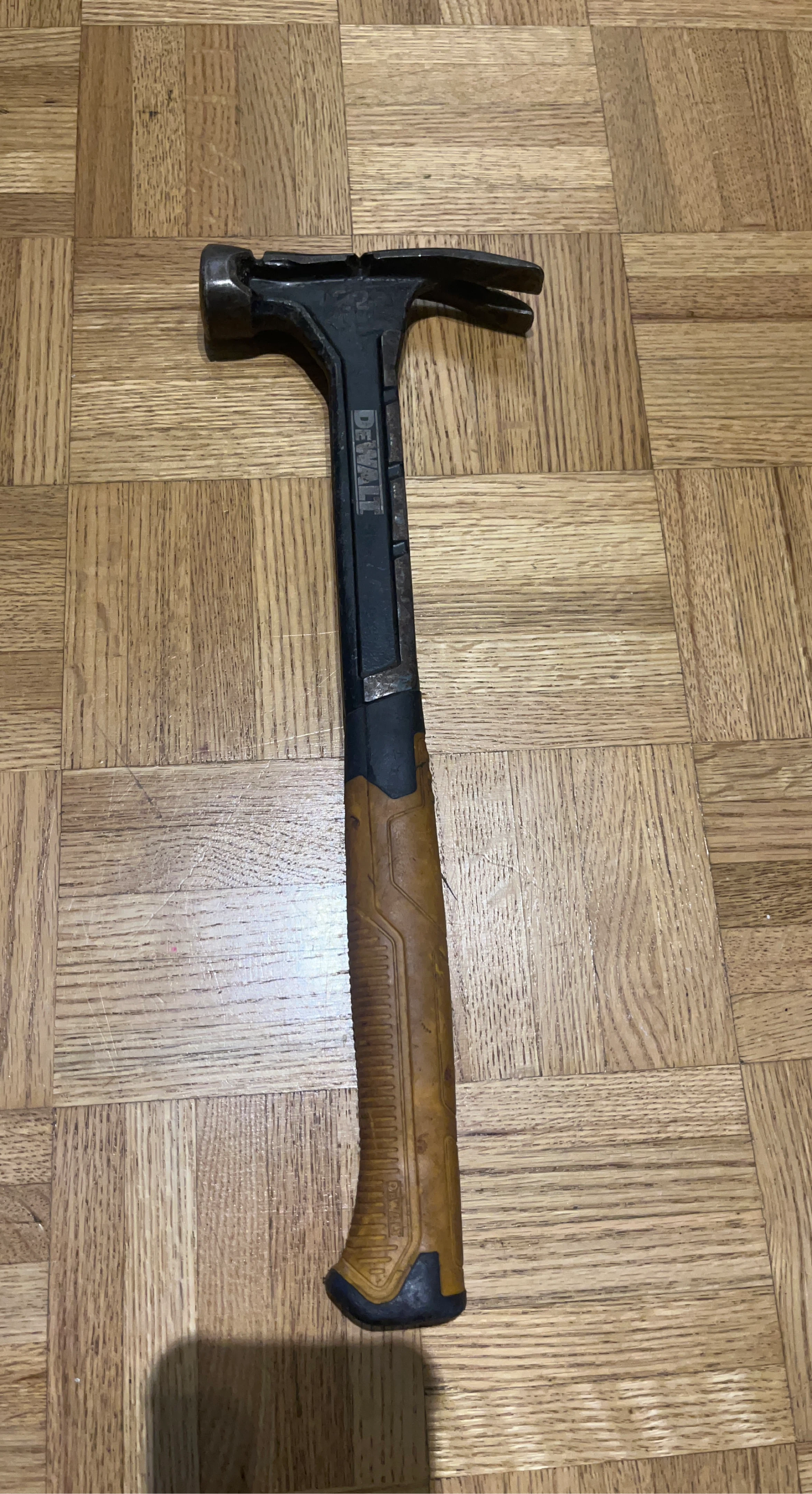 DEWALT Claw Hammer