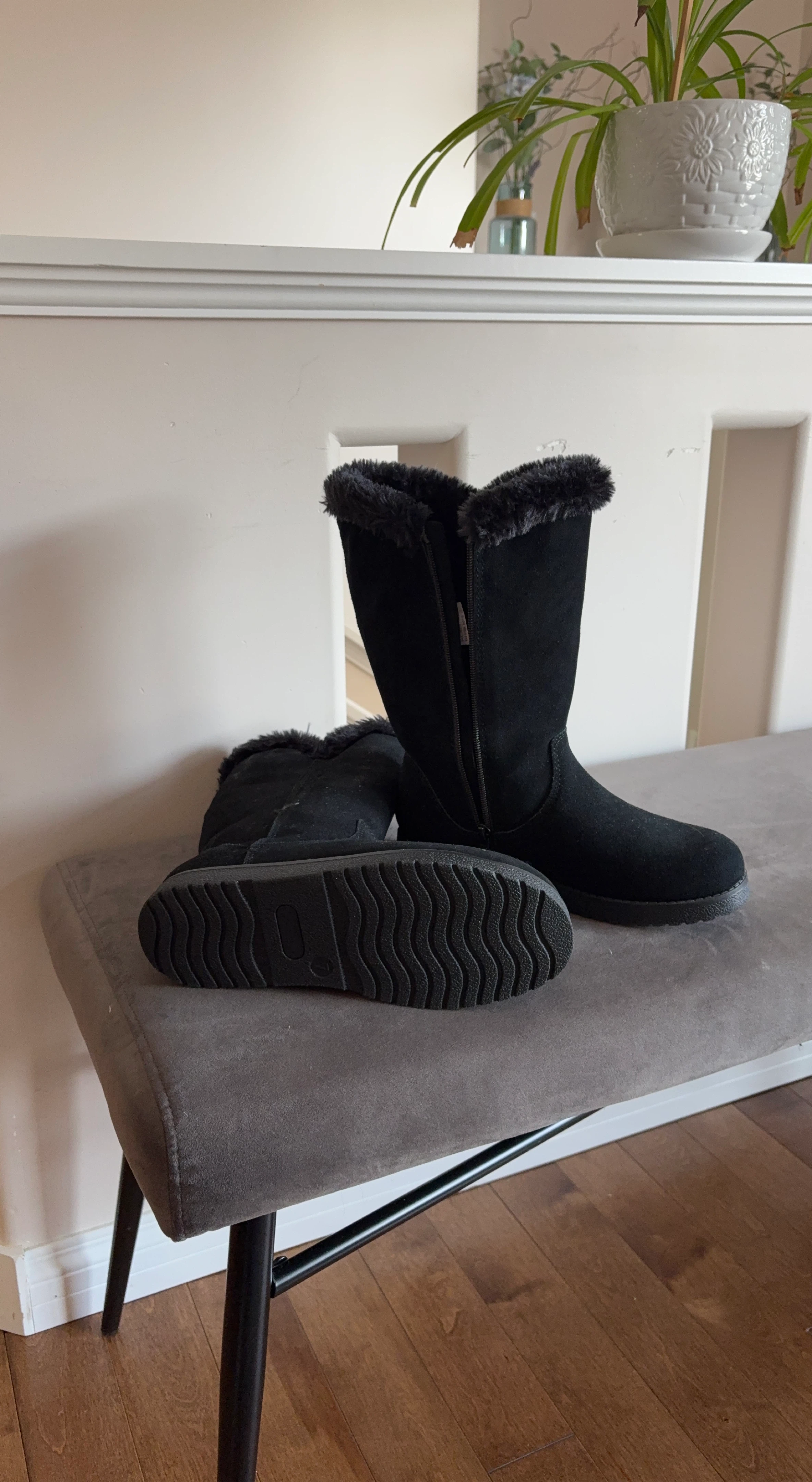 Black Faux Suede Winter Boots with Fur Trim