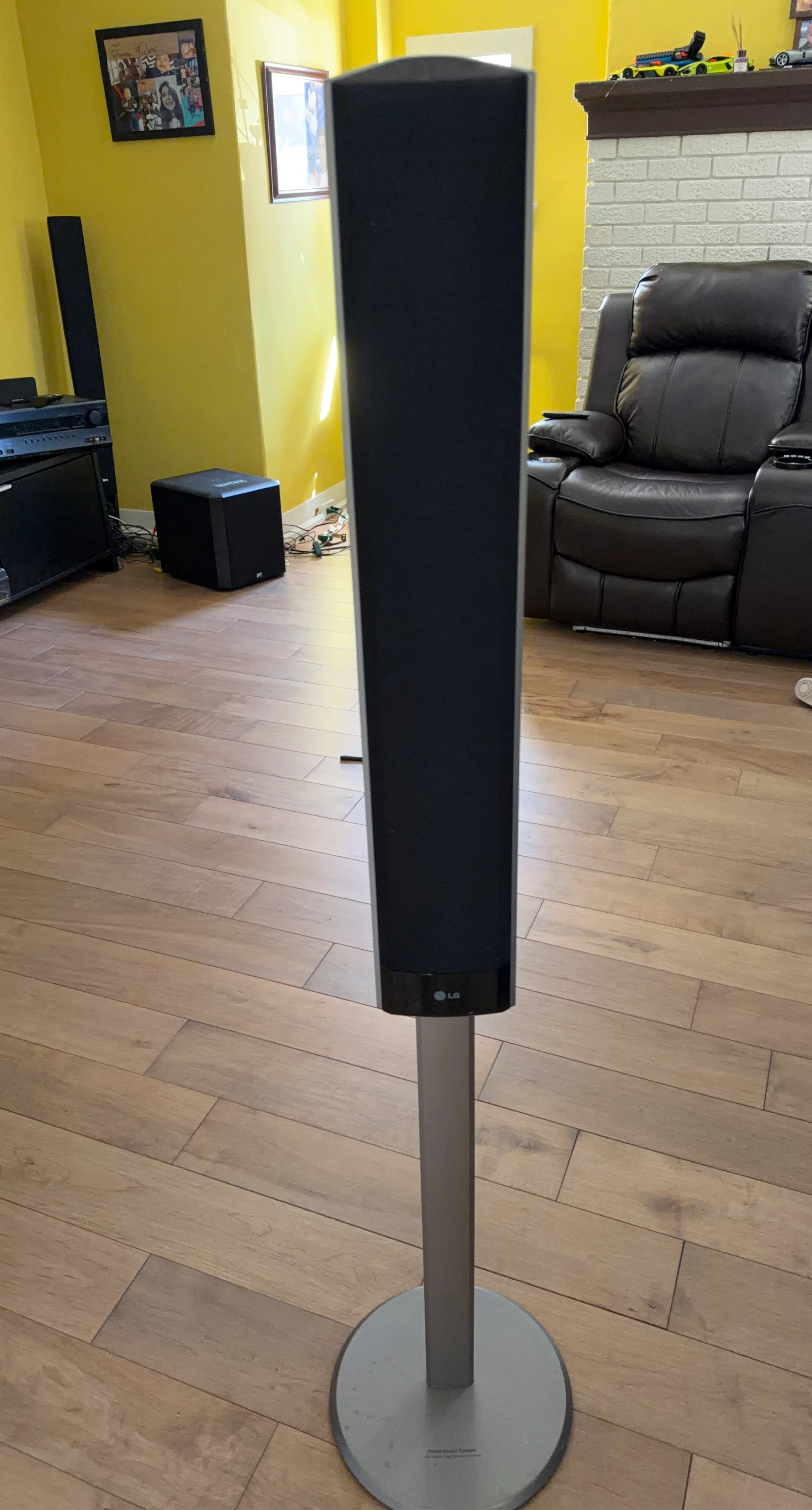 2 LG Floor Standing Speaker