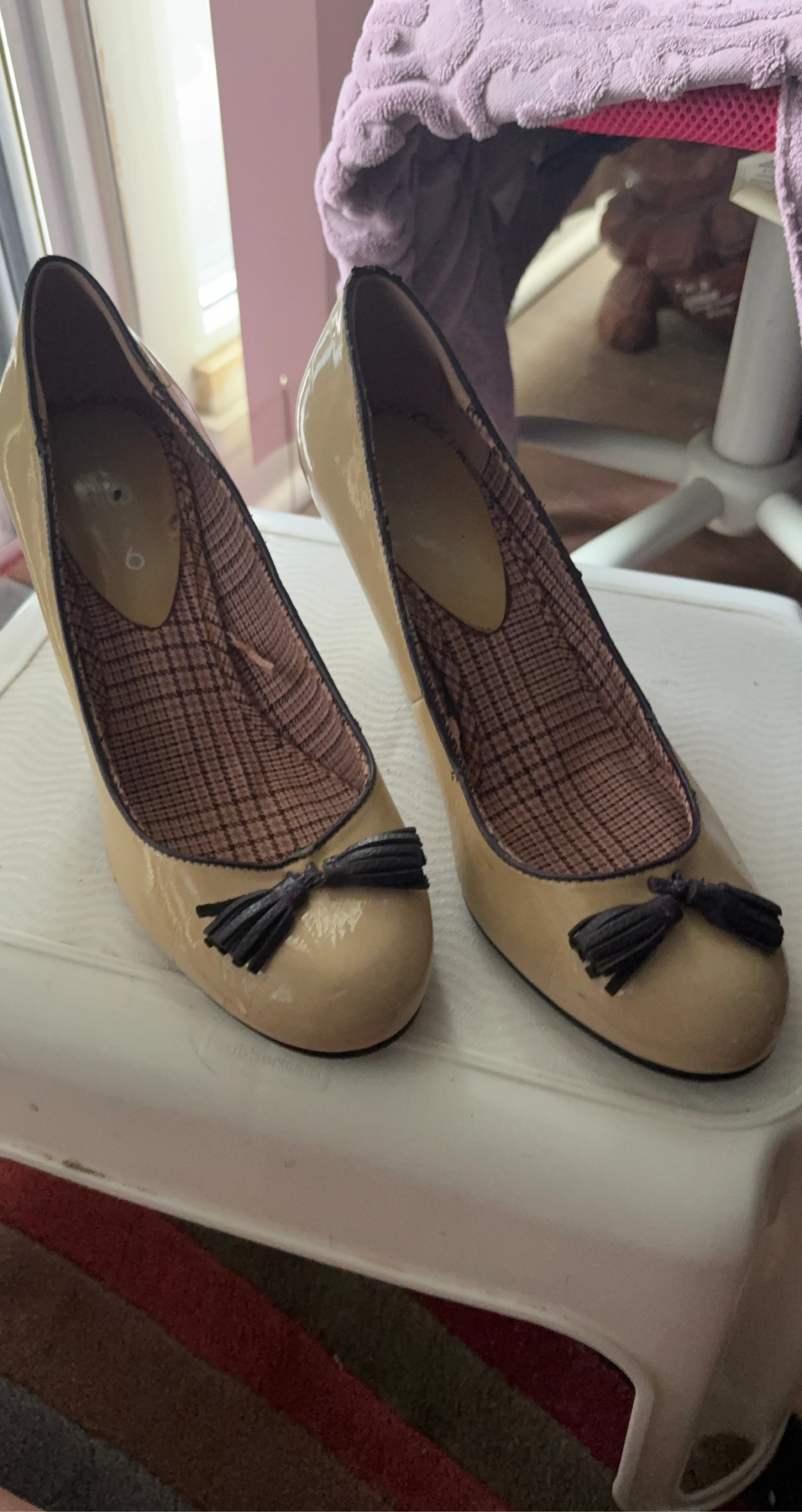 Women's Beige Patent Heels with Tassel Detail