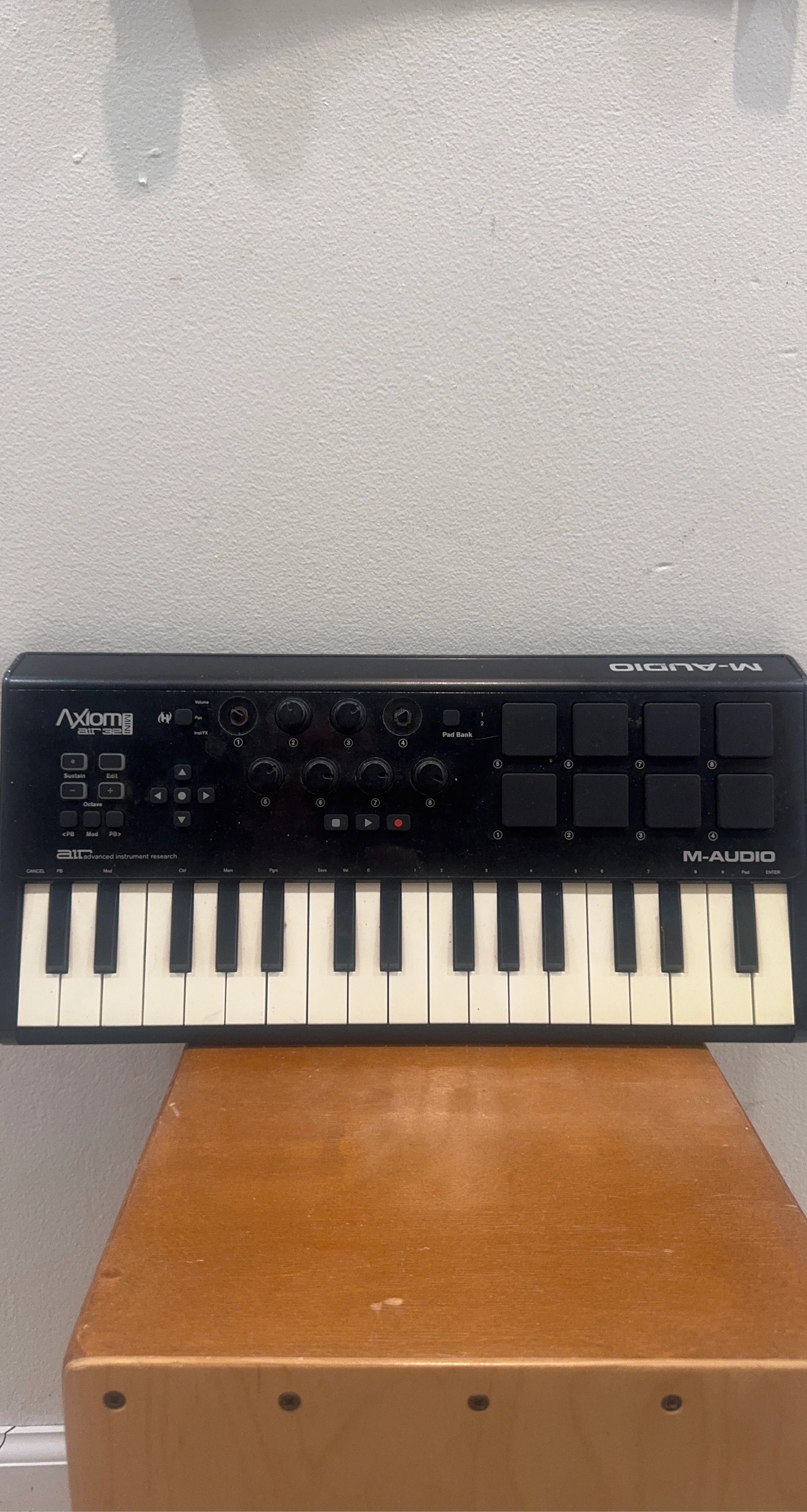 M-Audio Axiom A.I.R. Mini 32 USB MIDI Keyboard Controller