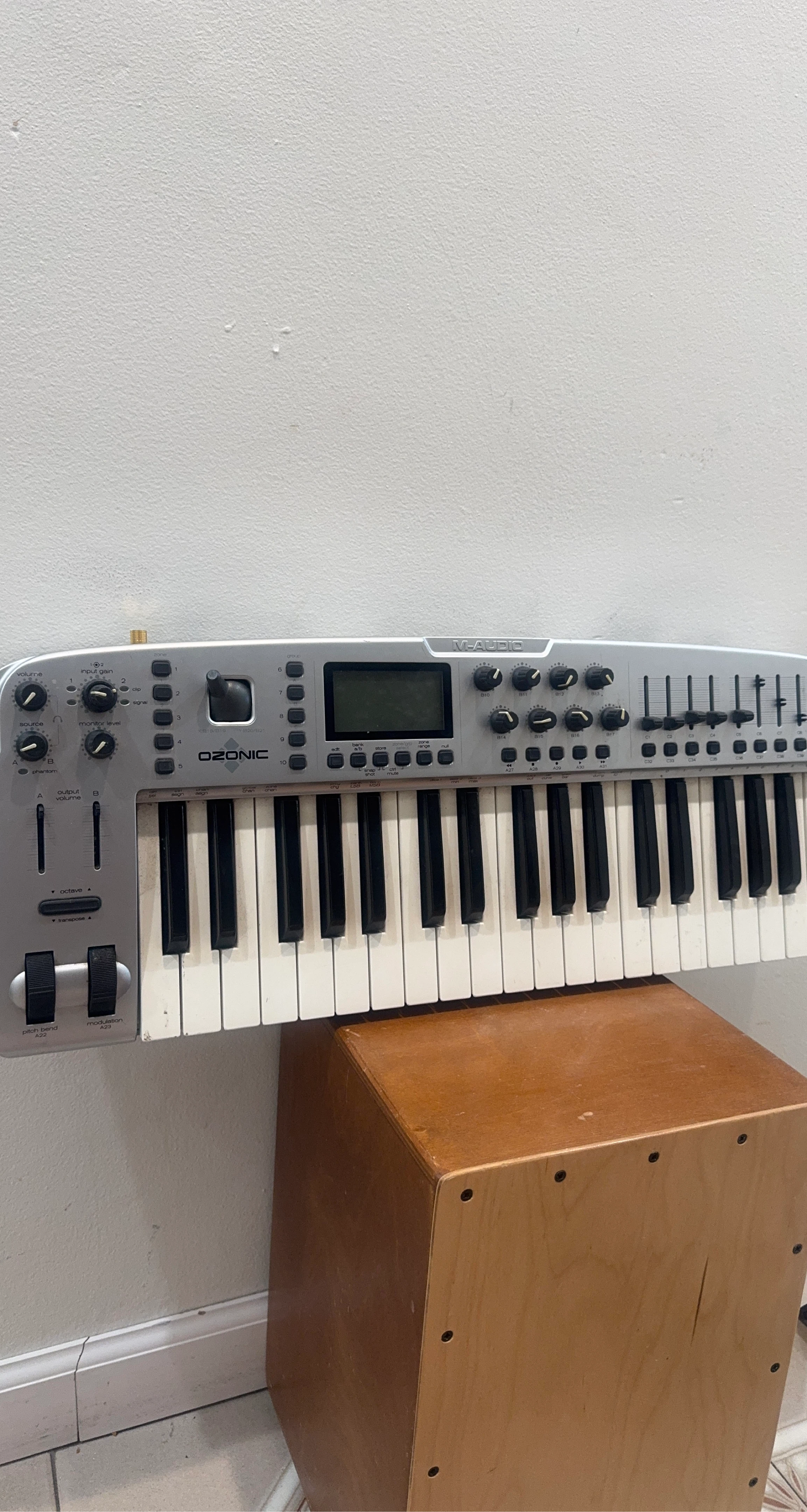 M-Audio Ozonic MIDI Keyboard Controller