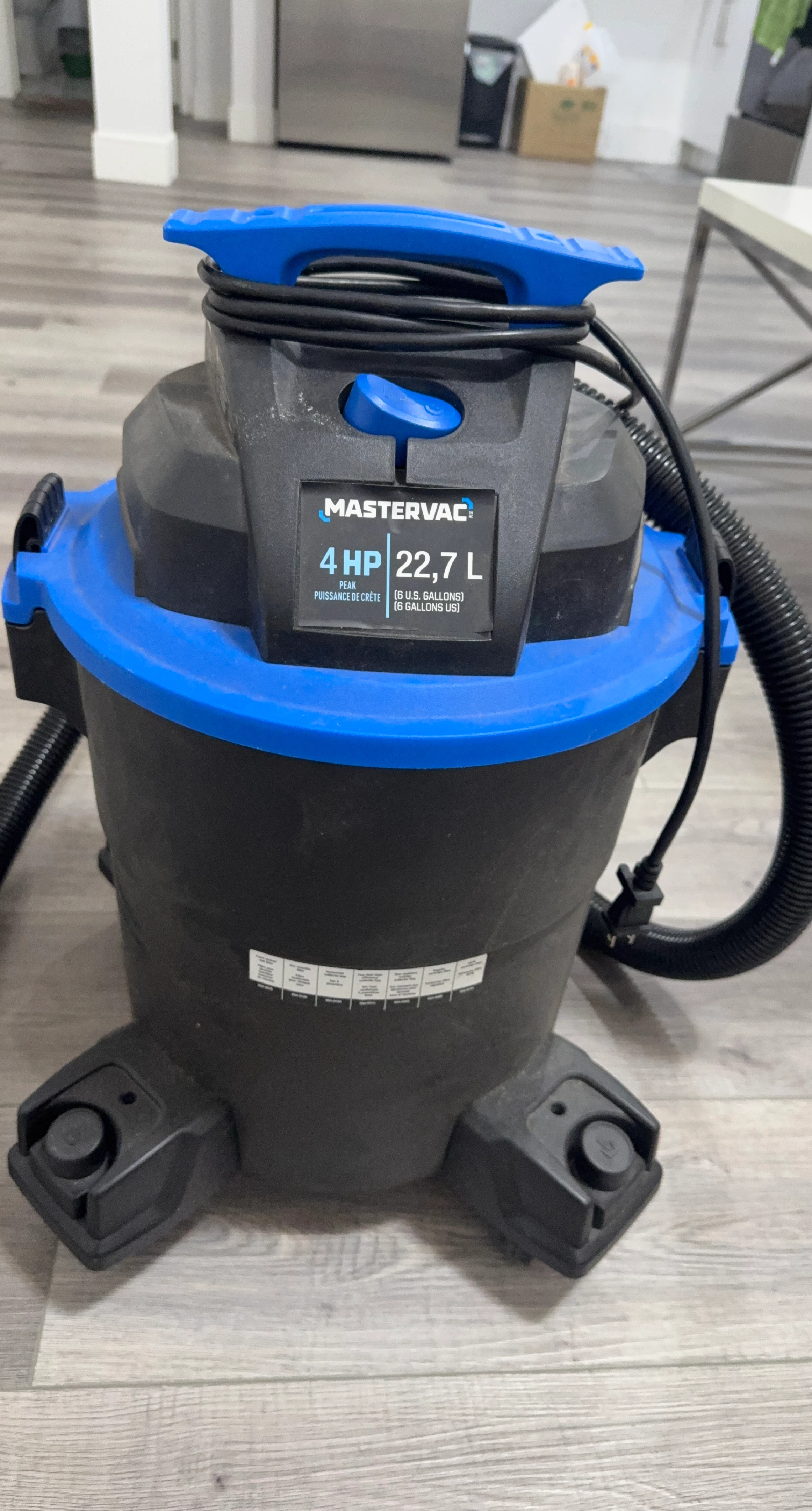 Mastervac 4 HP Wet/Dry Vacuum - 22.7 L