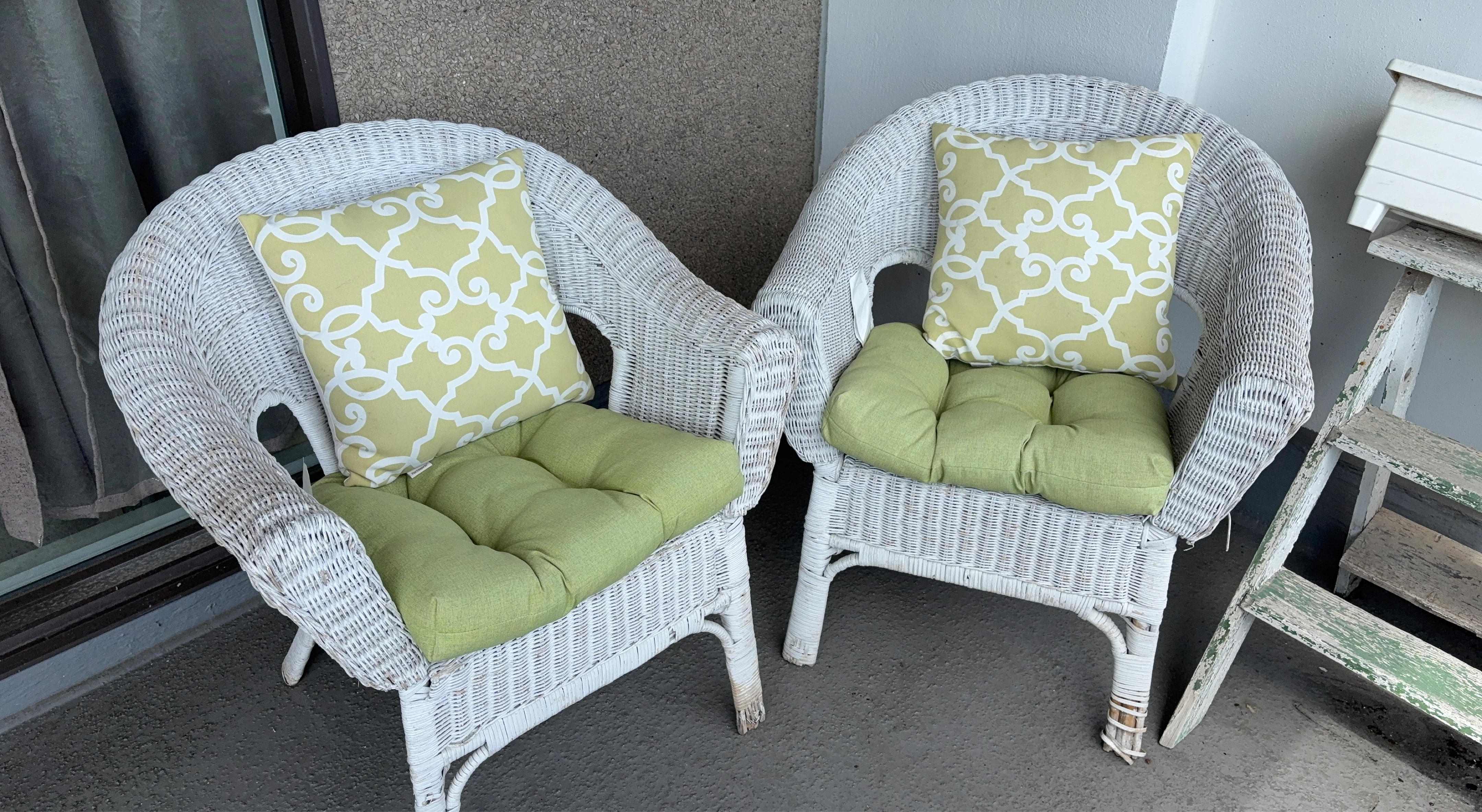 Wicker Patio Chairs with Cushions