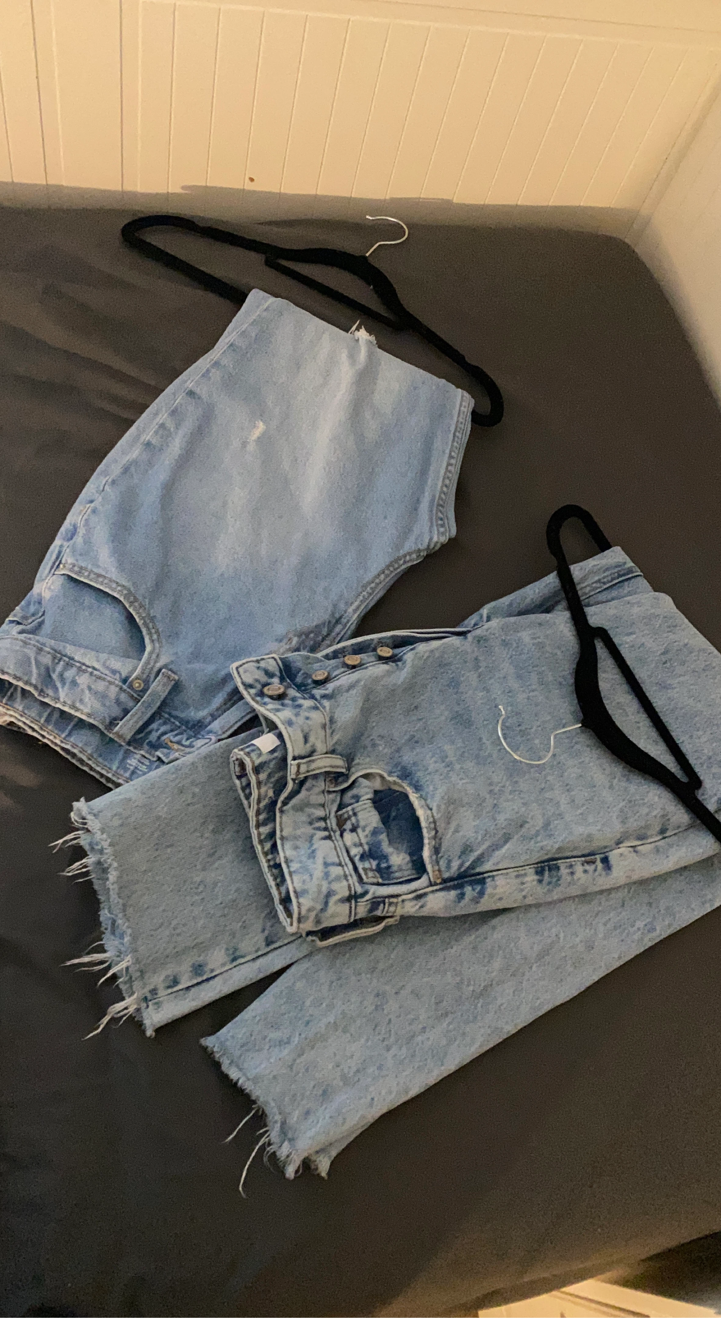 Light Wash Ripped Jeans