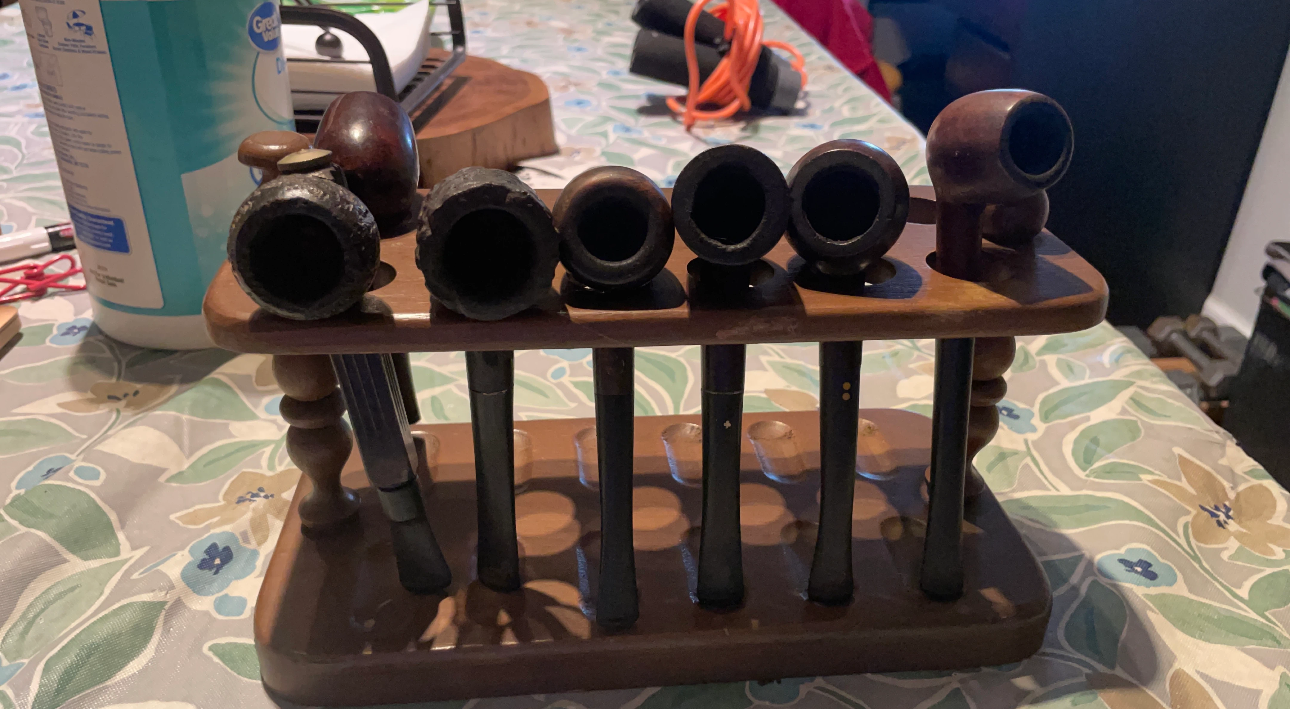 Wooden Pipe Stand with 5 Pipes
