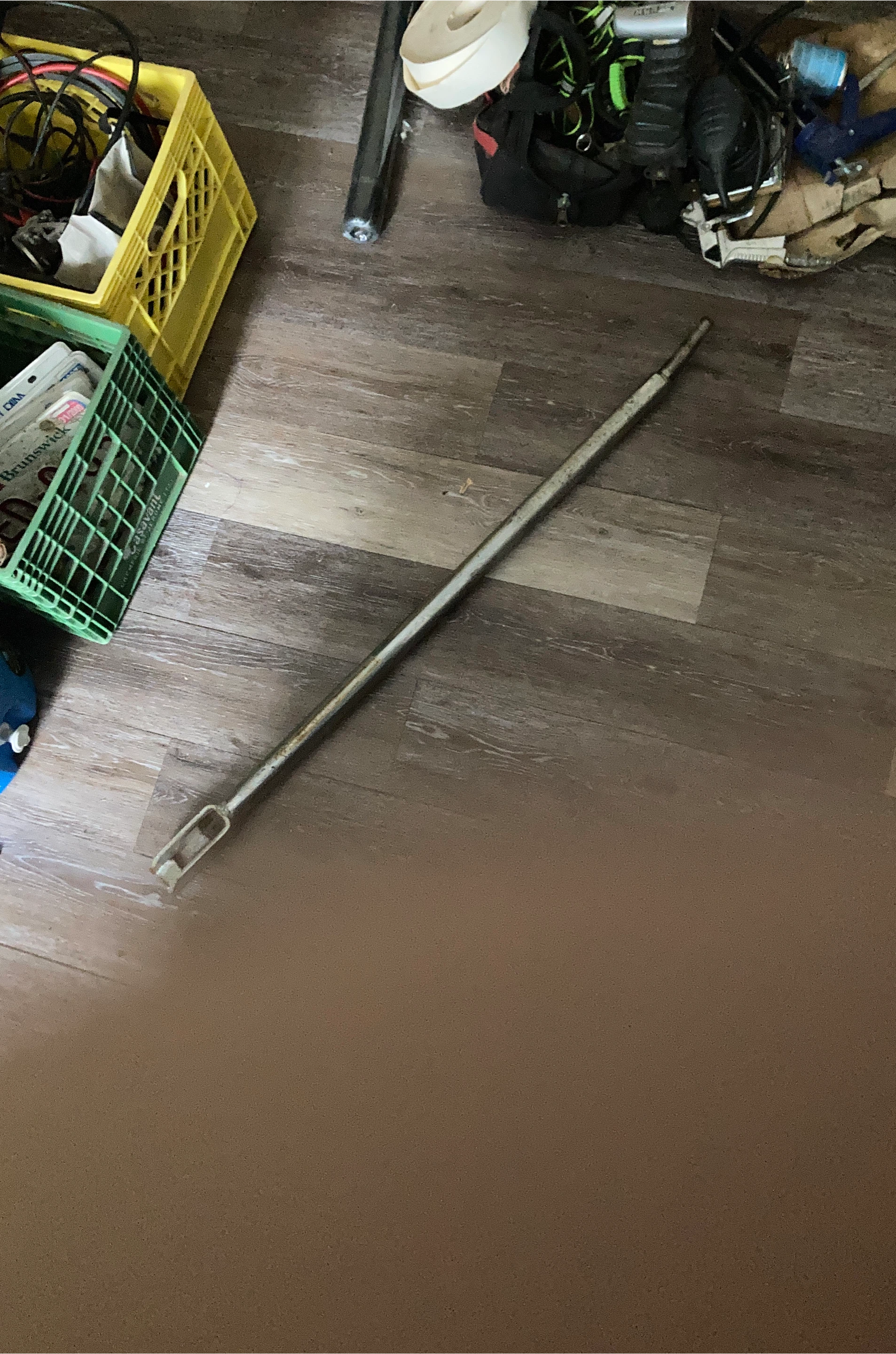 Flat deck strap tightener