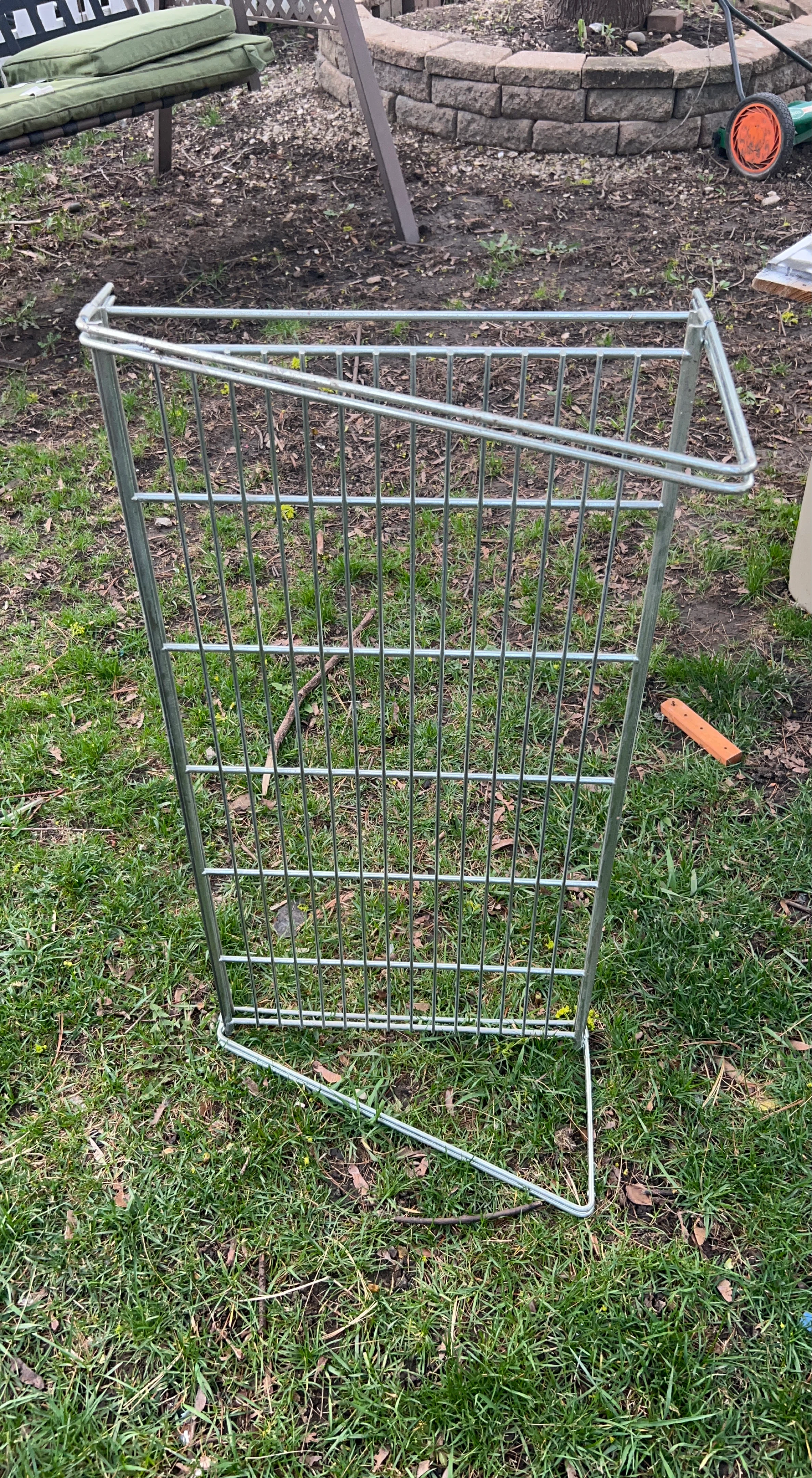 Wire Trash Can or Bin