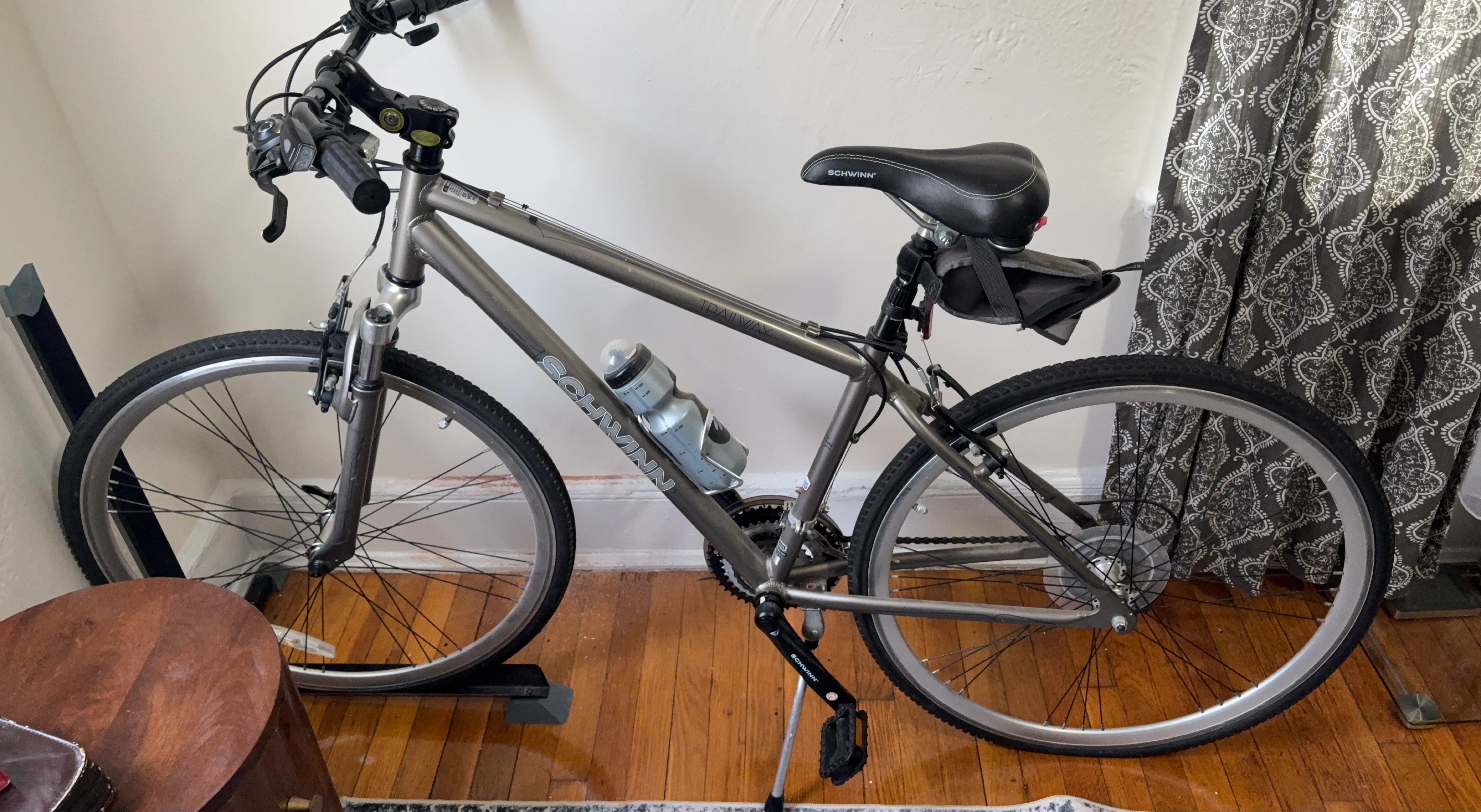 Schwinn Trailway Hybrid Bike