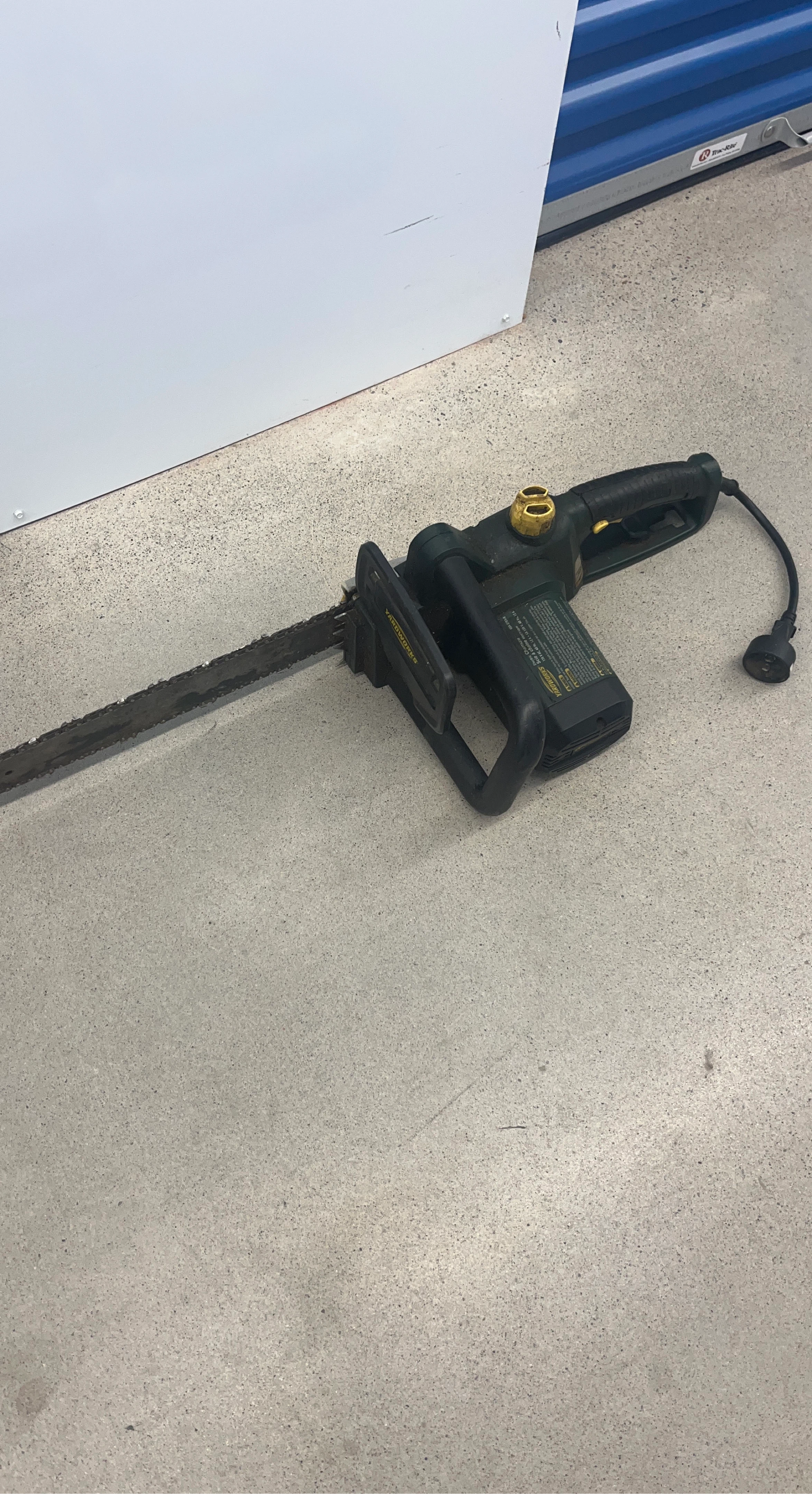 Yardworks Electric Chainsaw