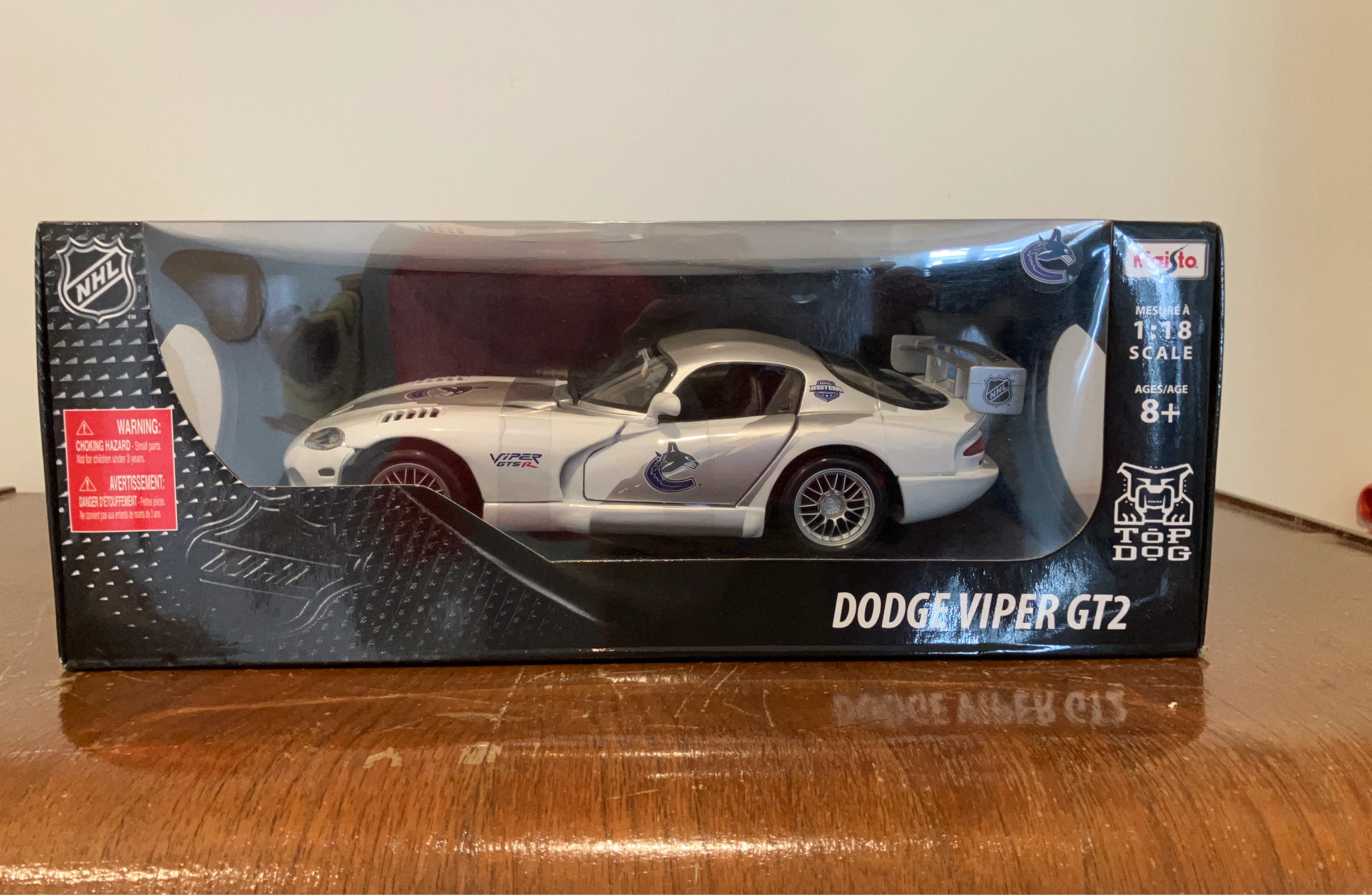 Maisto Dodge Viper GT2 1:18 Scale Diecast Model