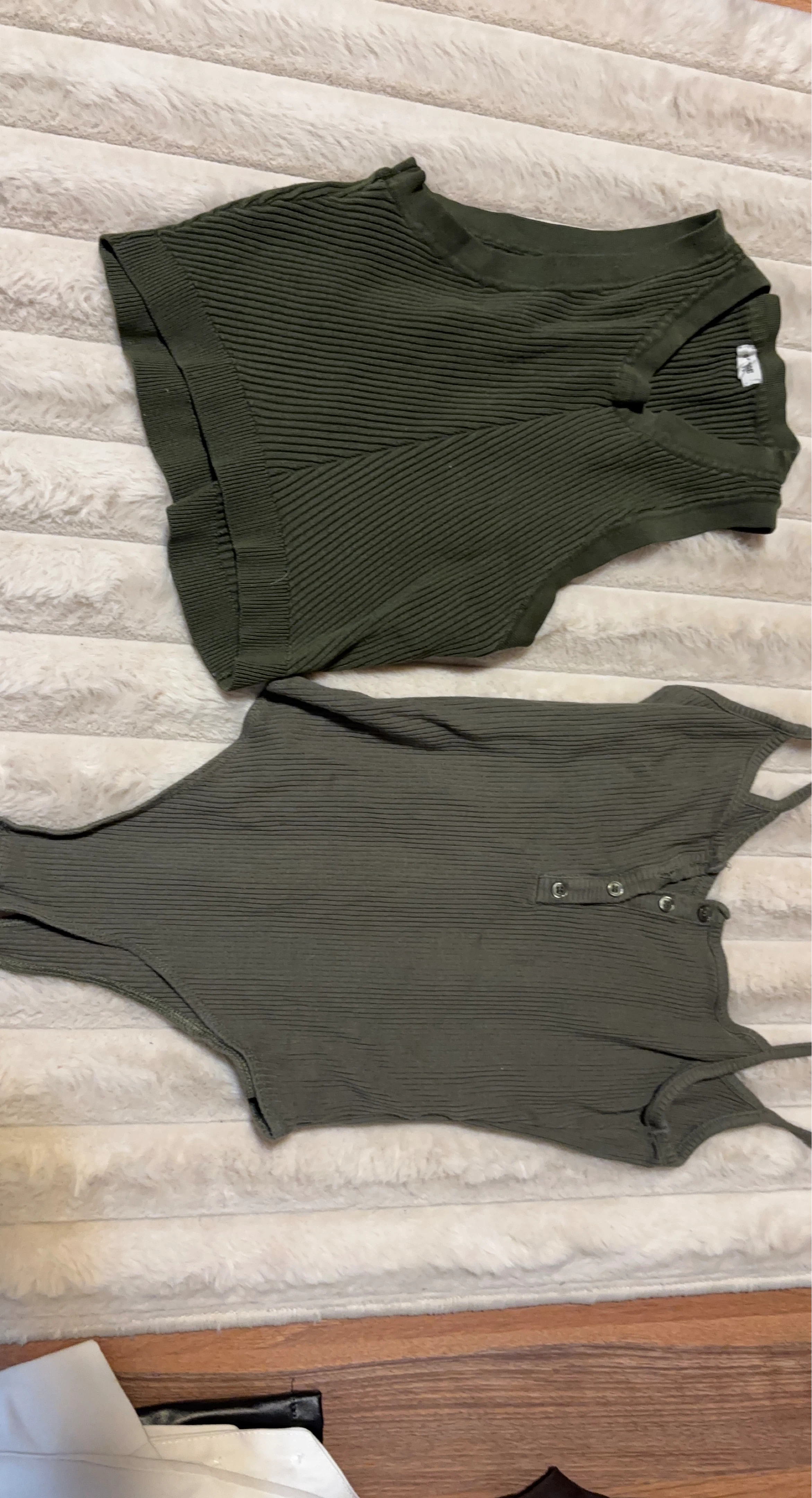 GARAGE Green ribbed sleeveless tops (2)