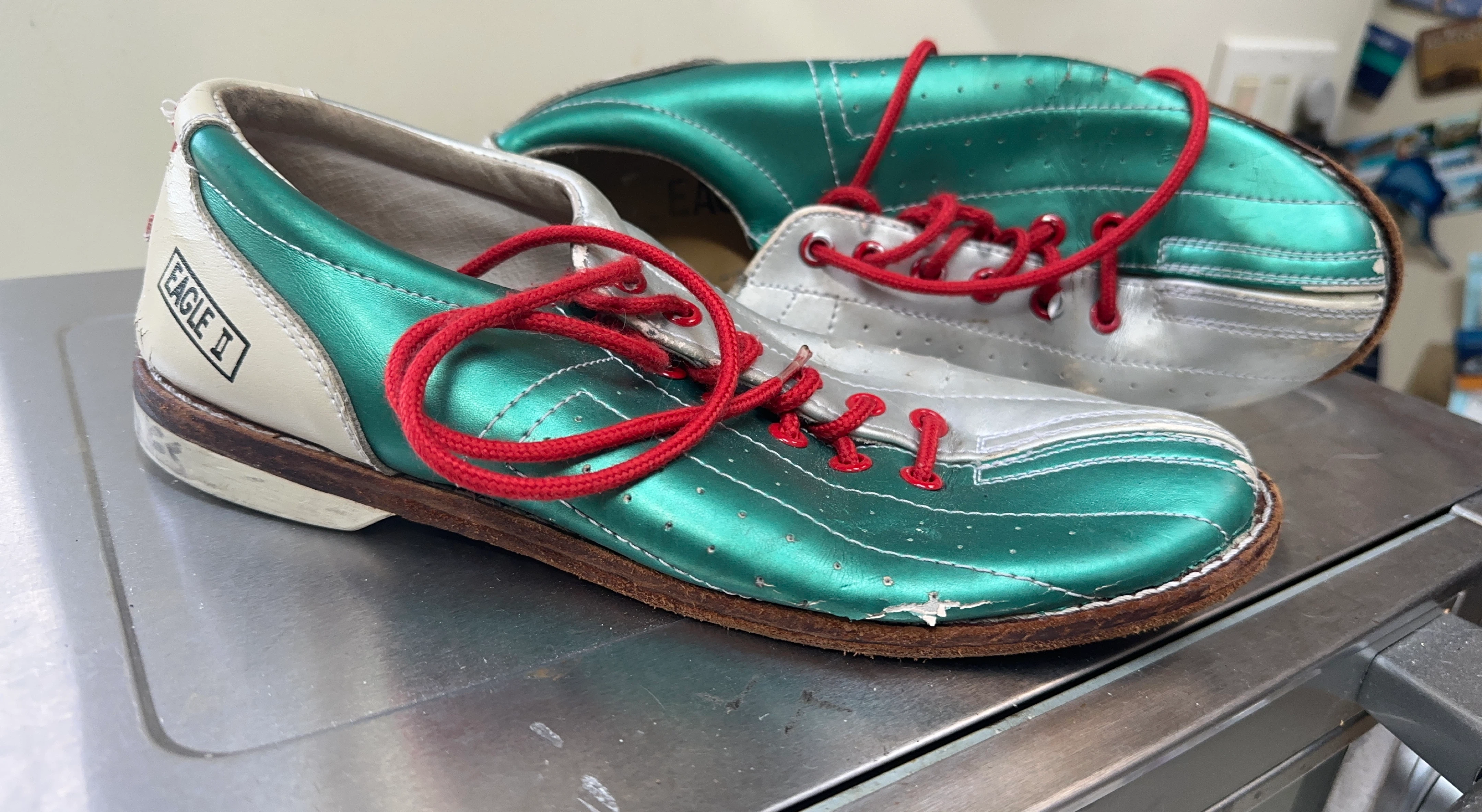 Vintage Eagle II Bowling Shoes