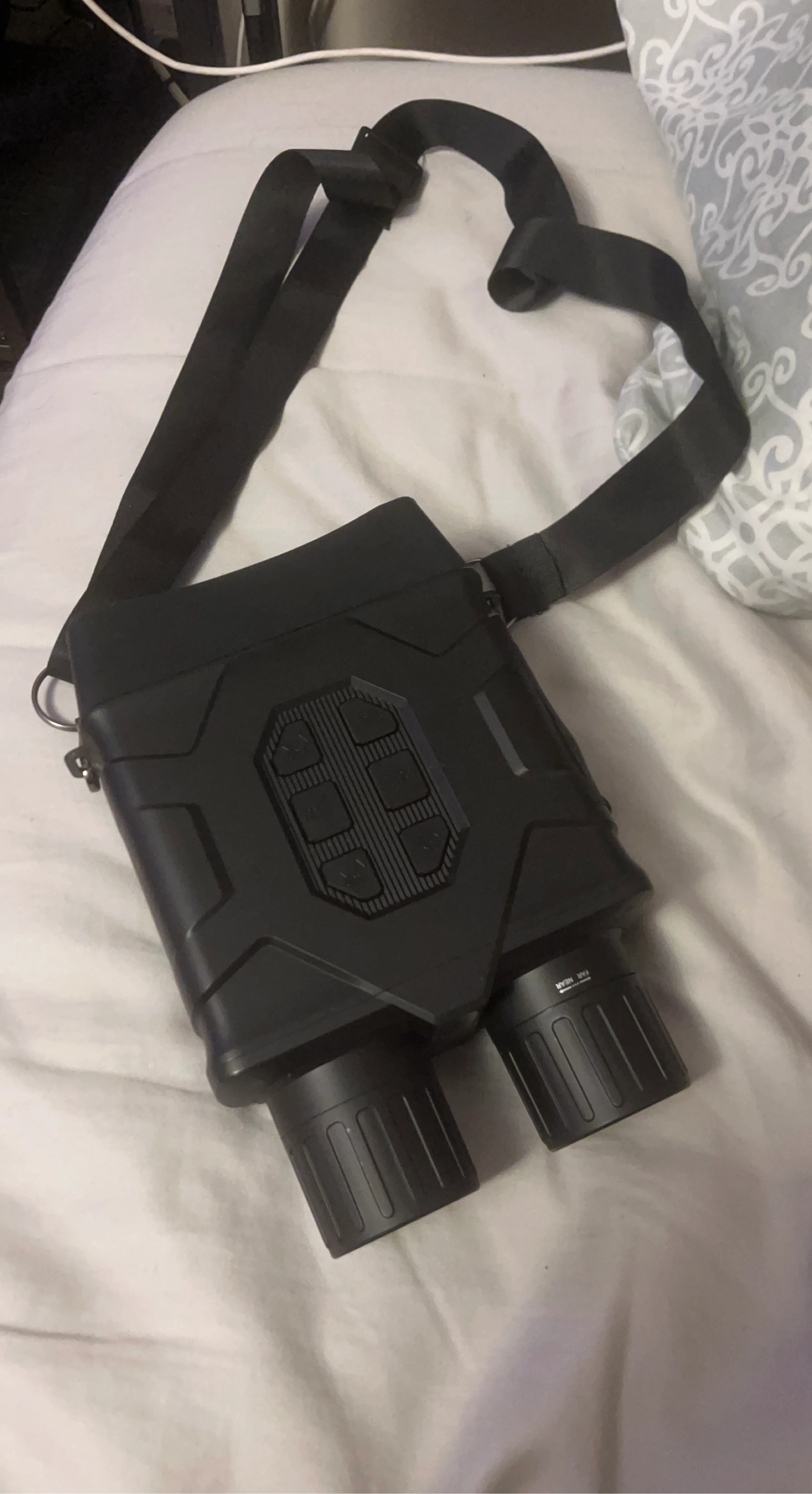 Full-Color Night Vision Binoculars